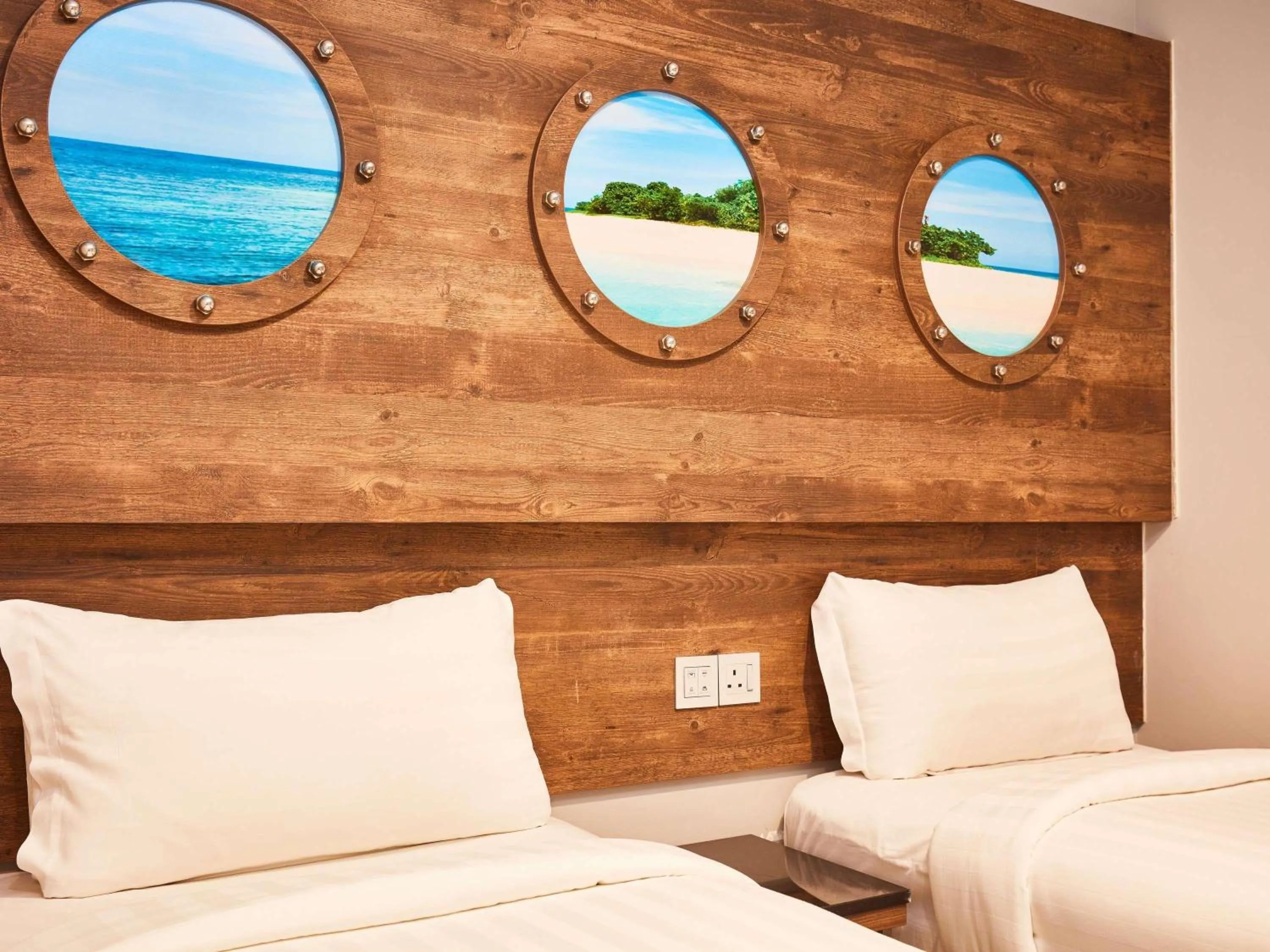 Bedroom, Bed in ibis budget Singapore Selegie