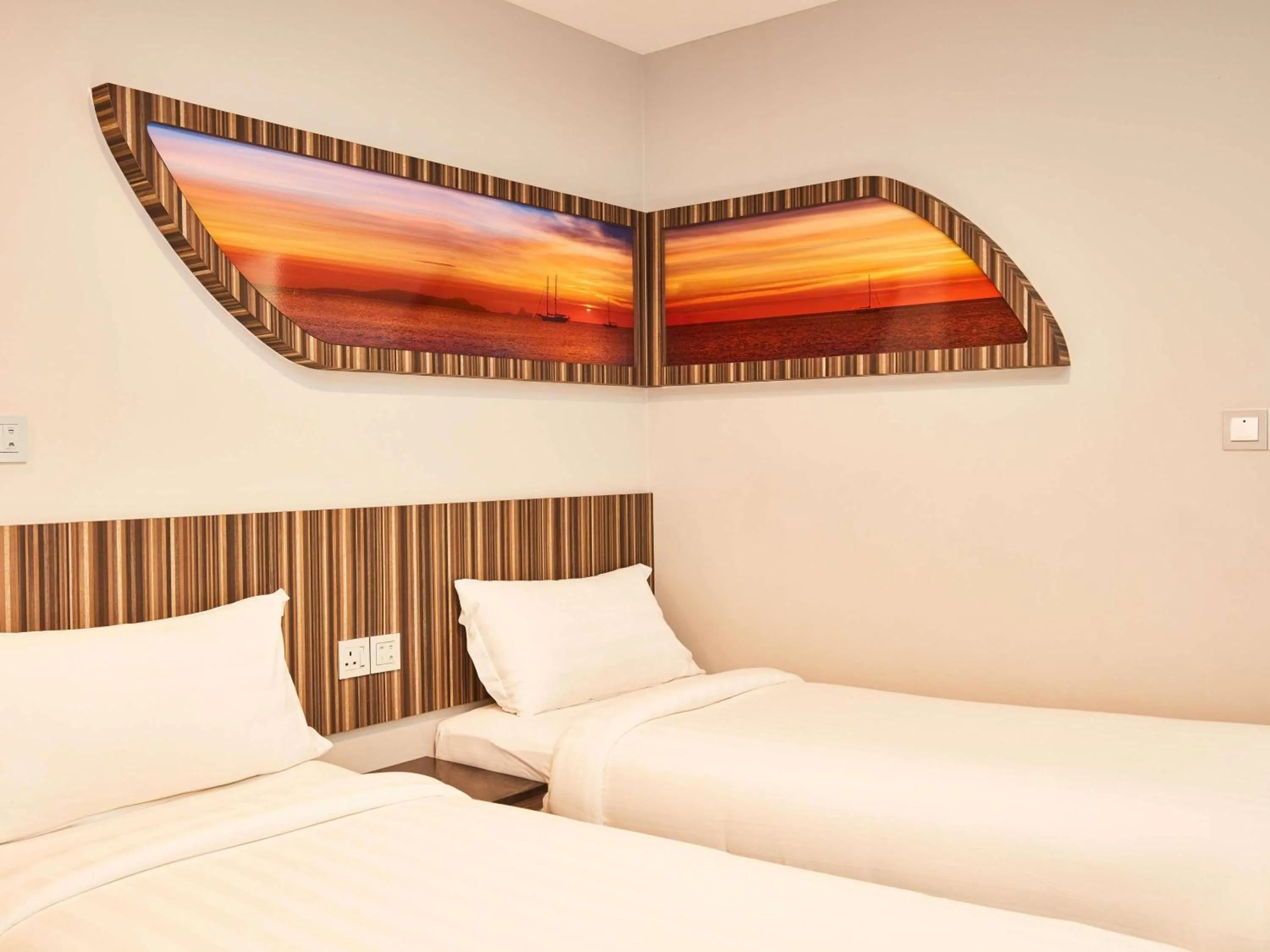 Bedroom, Bed in ibis budget Singapore Selegie