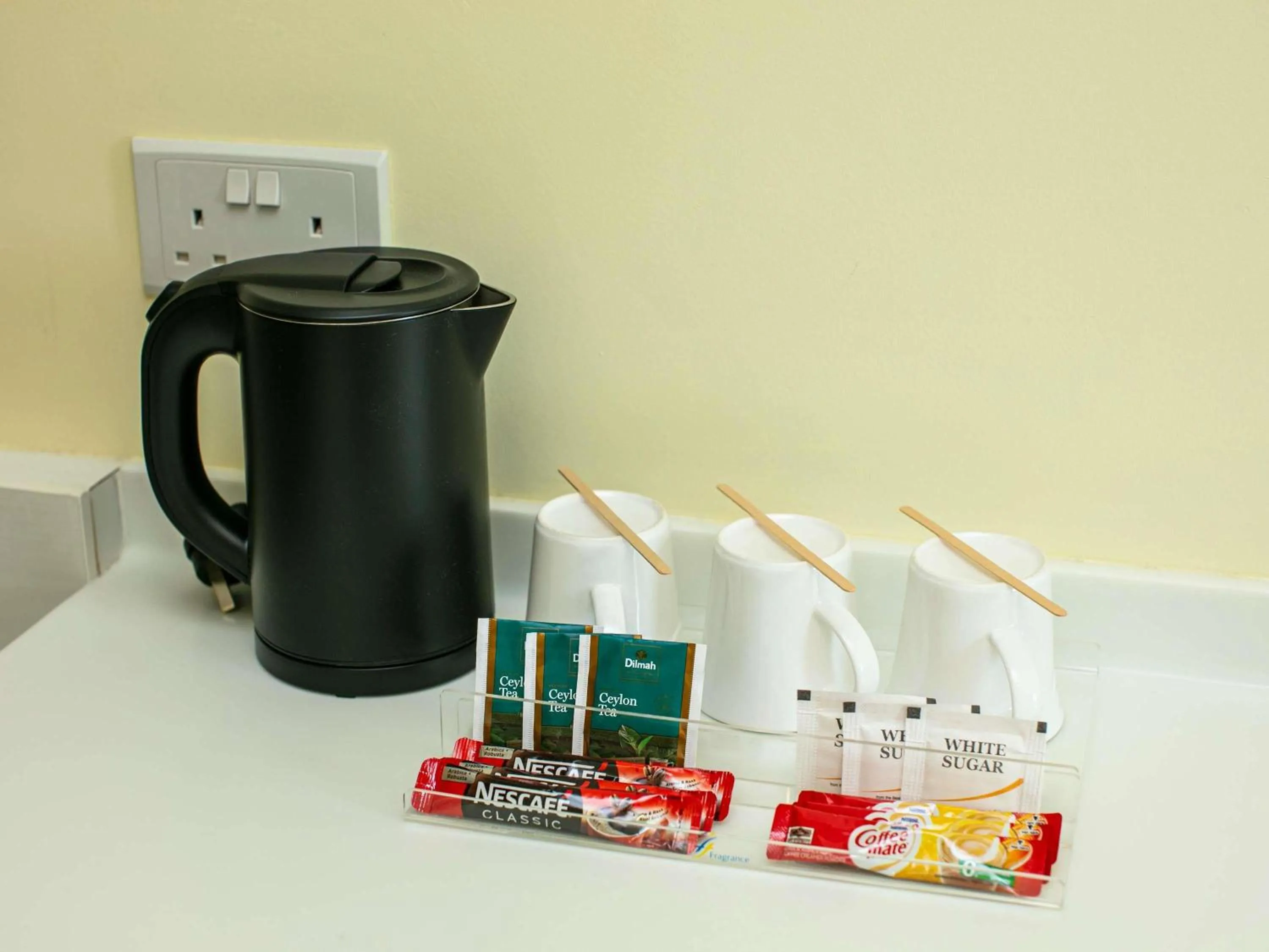 Bedroom in ibis budget Singapore Selegie