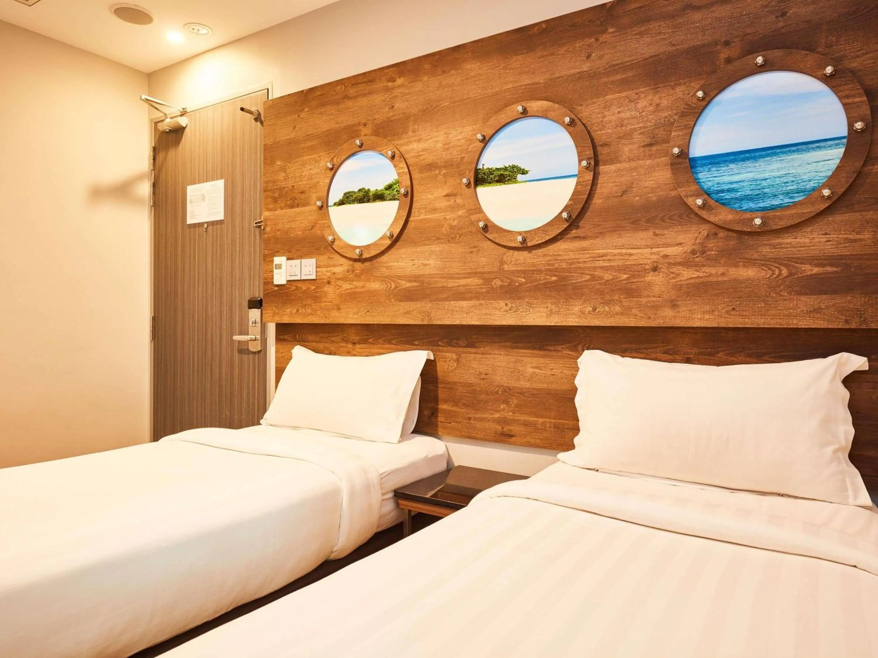 Bedroom, Bed in ibis budget Singapore Selegie