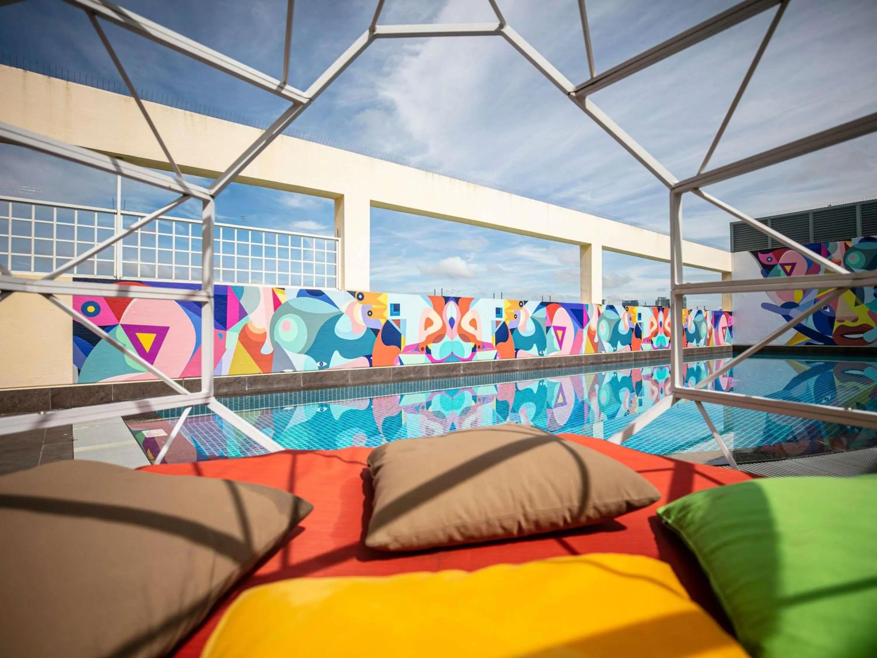 Property building in ibis budget Singapore Selegie