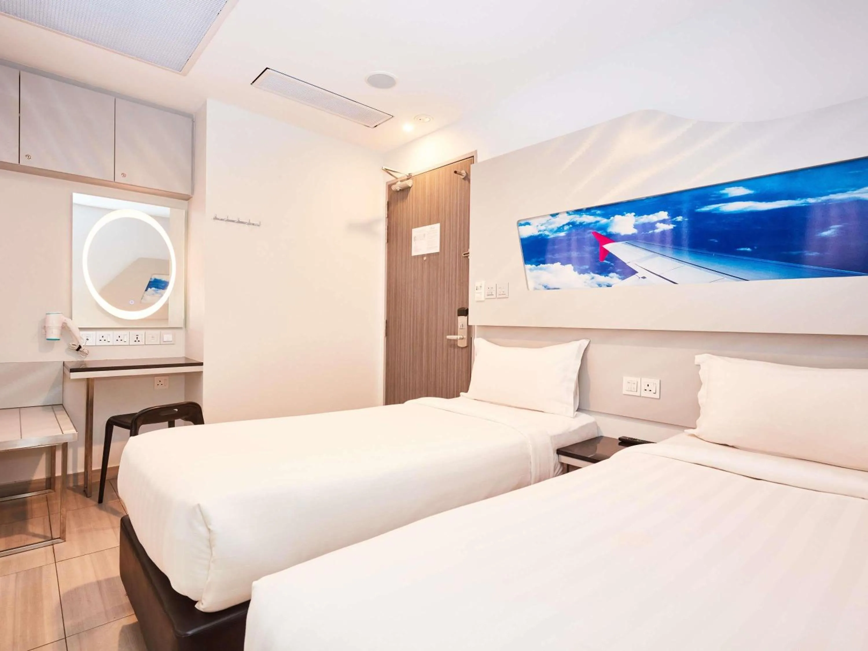 Bedroom, Bed in ibis budget Singapore Selegie