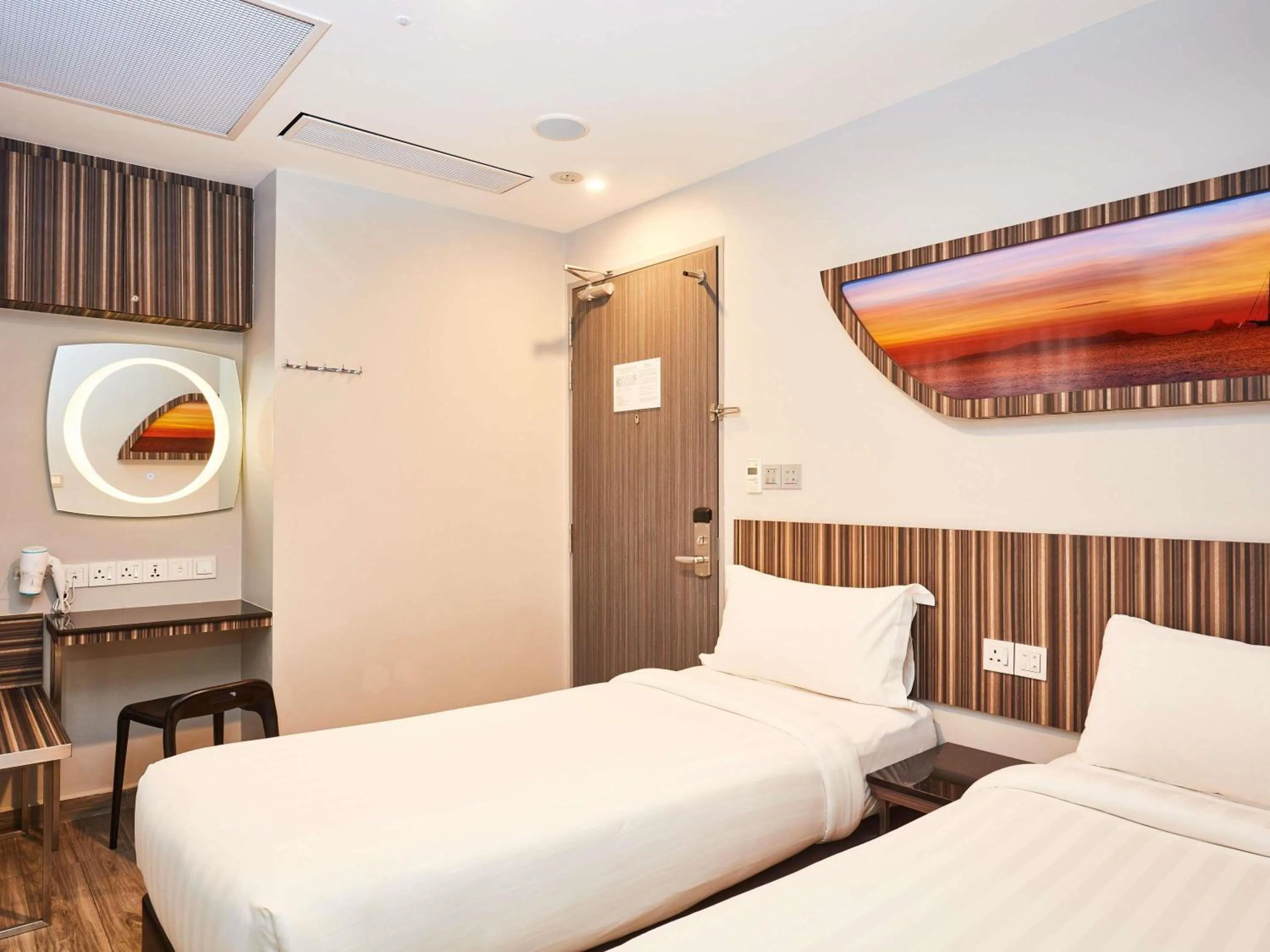 Bedroom, Bed in ibis budget Singapore Selegie