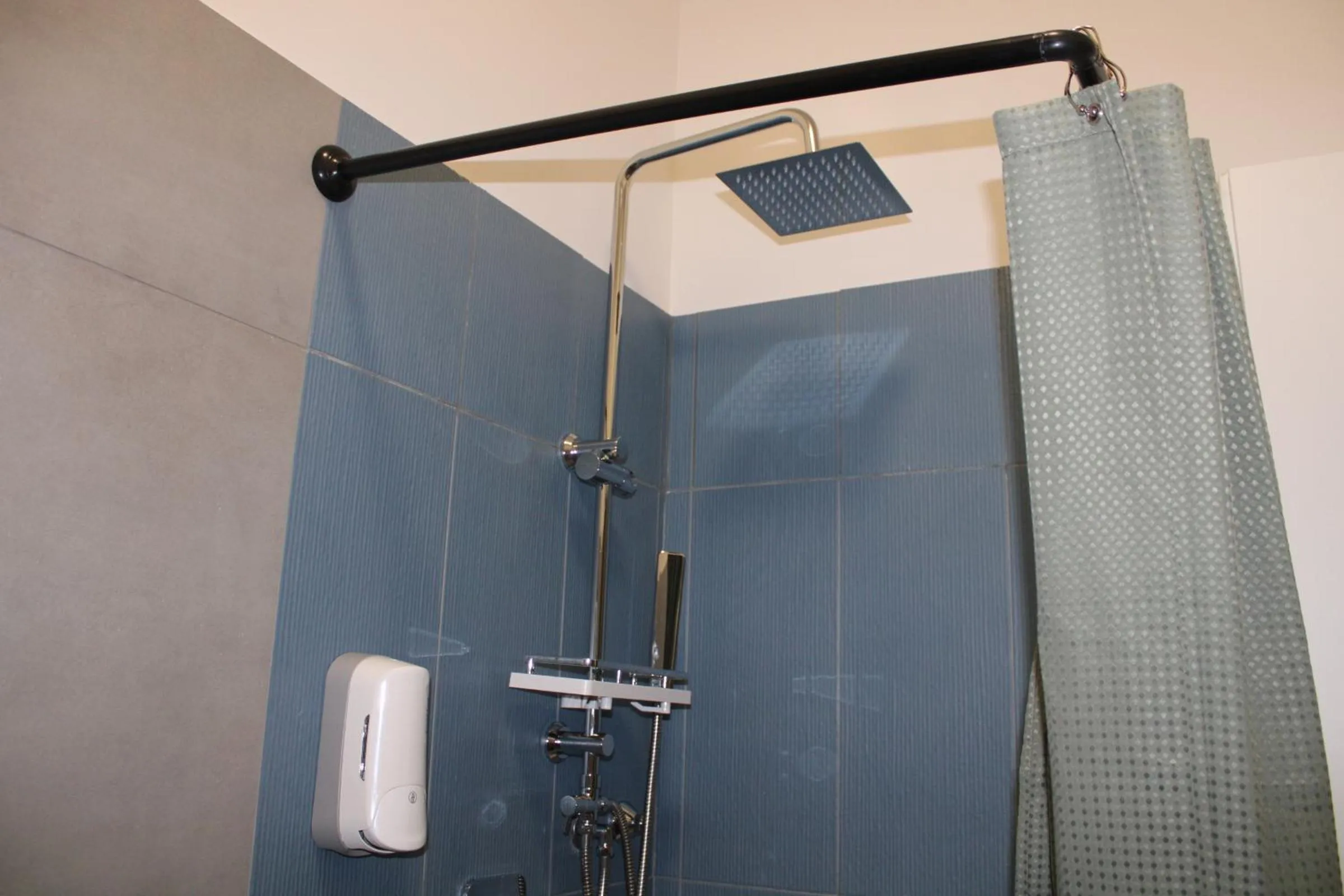 Shower in Roma Scout Center