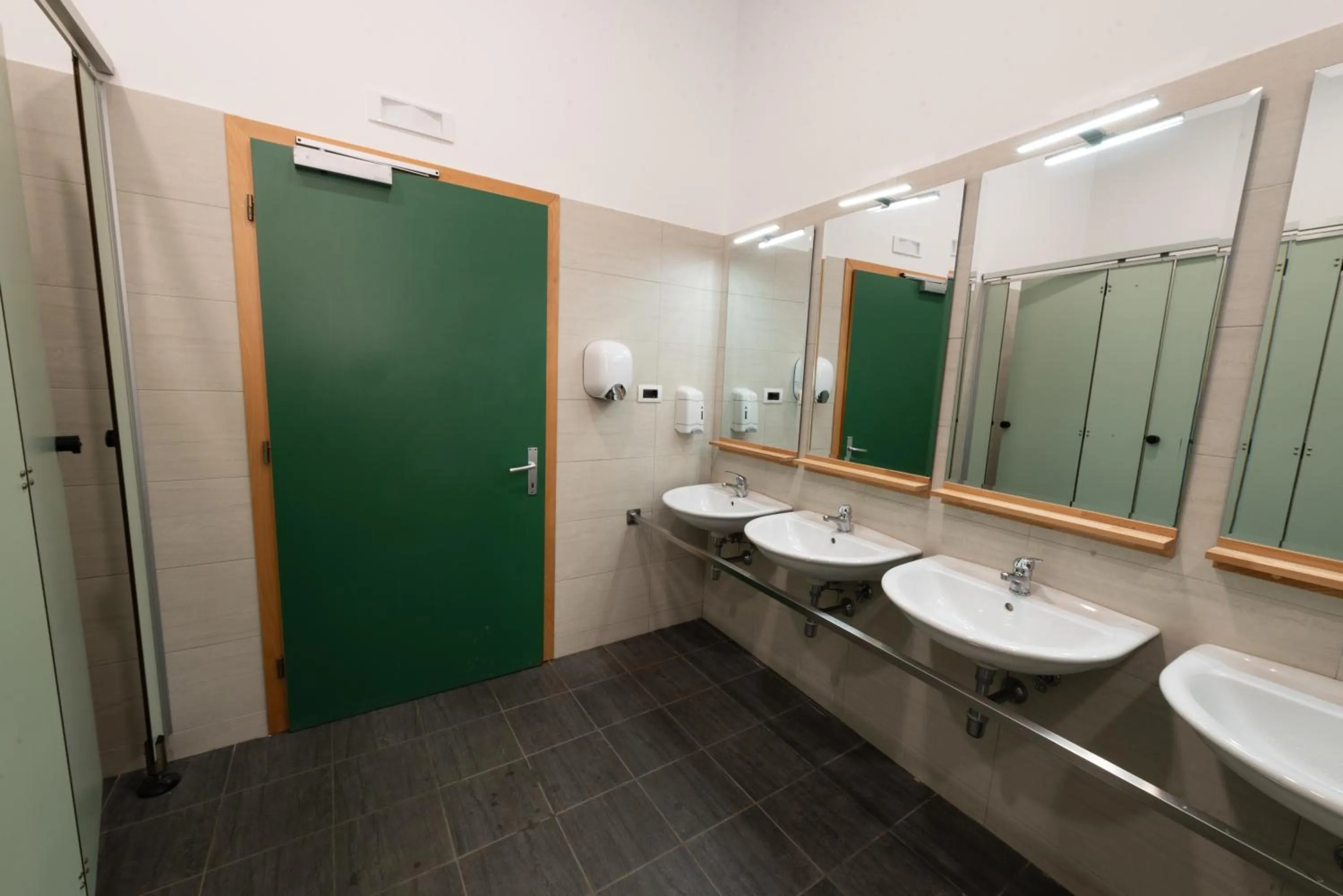 Shower in Roma Scout Center