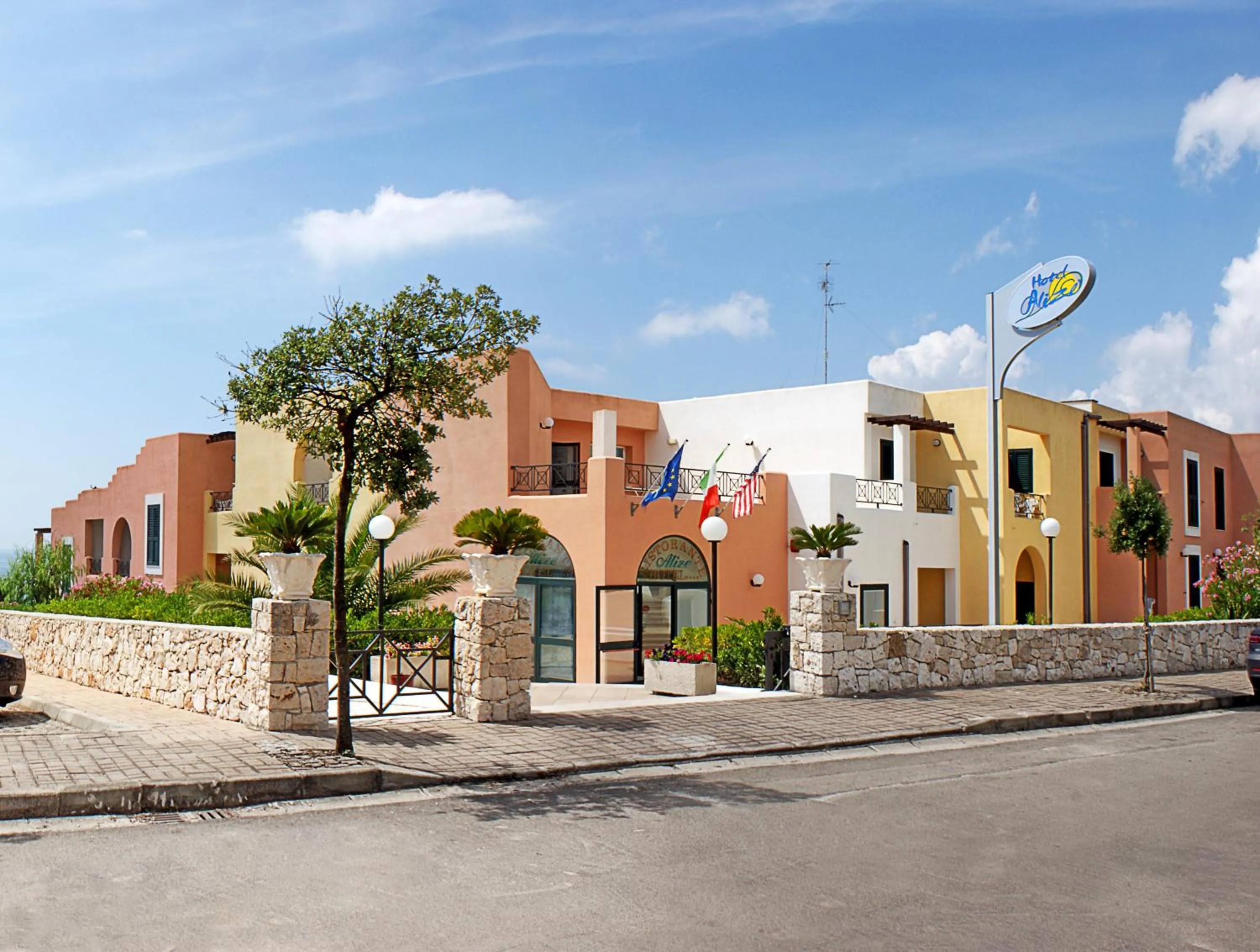 Property building in Hotel Alizé