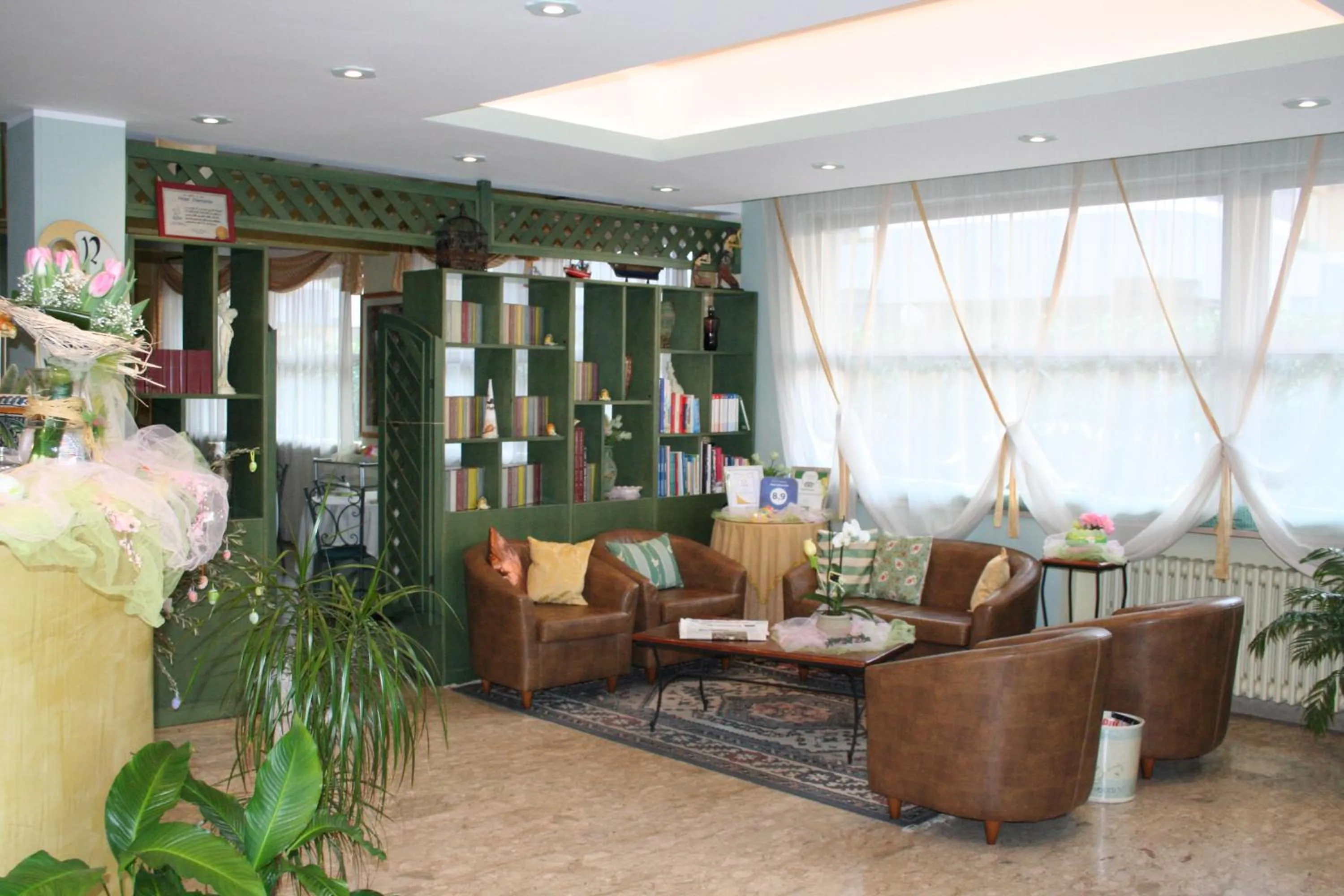 Communal lounge/ TV room in Hotel Diamante