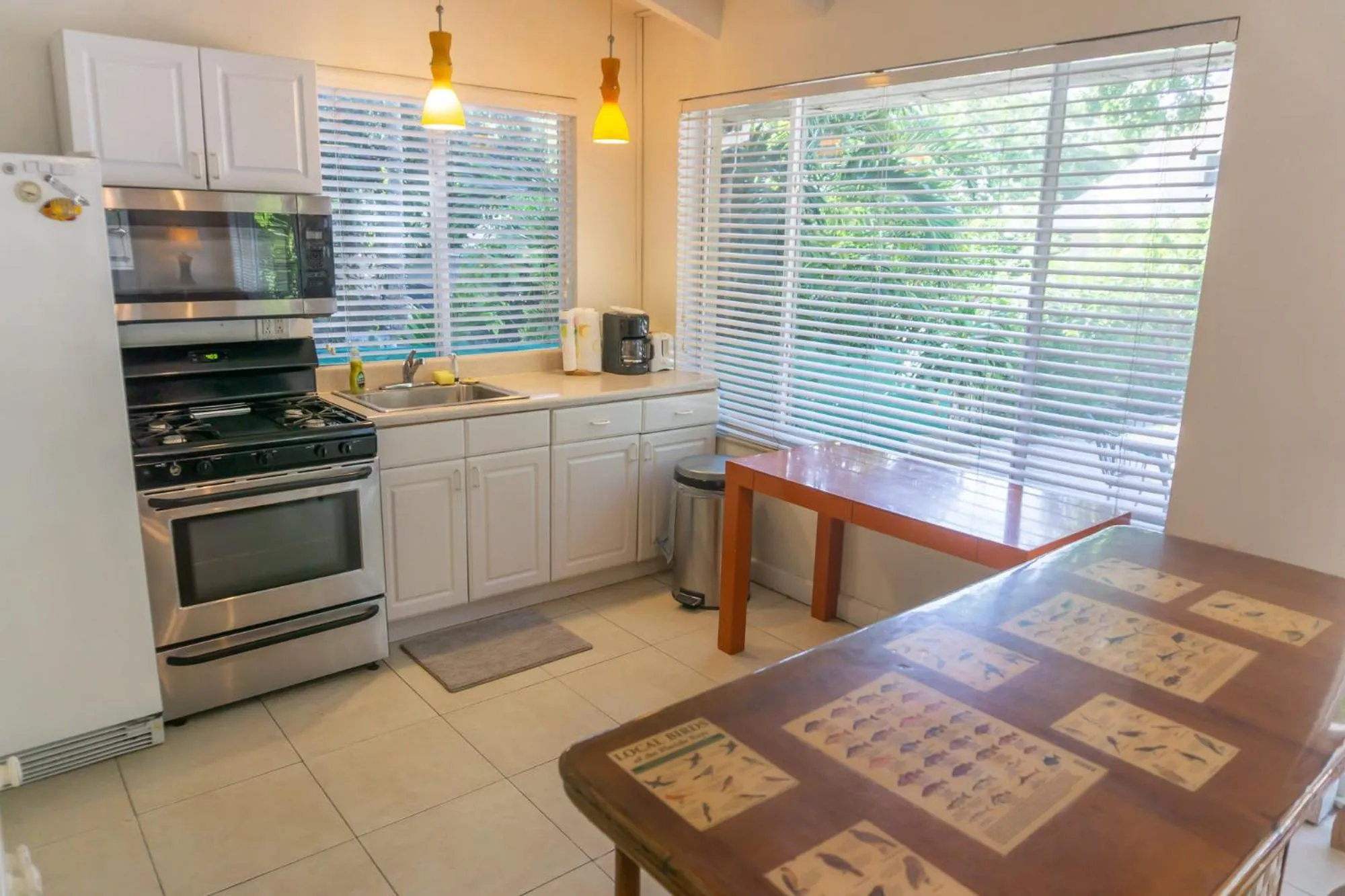Kitchen or kitchenette in Key Largo Cottages