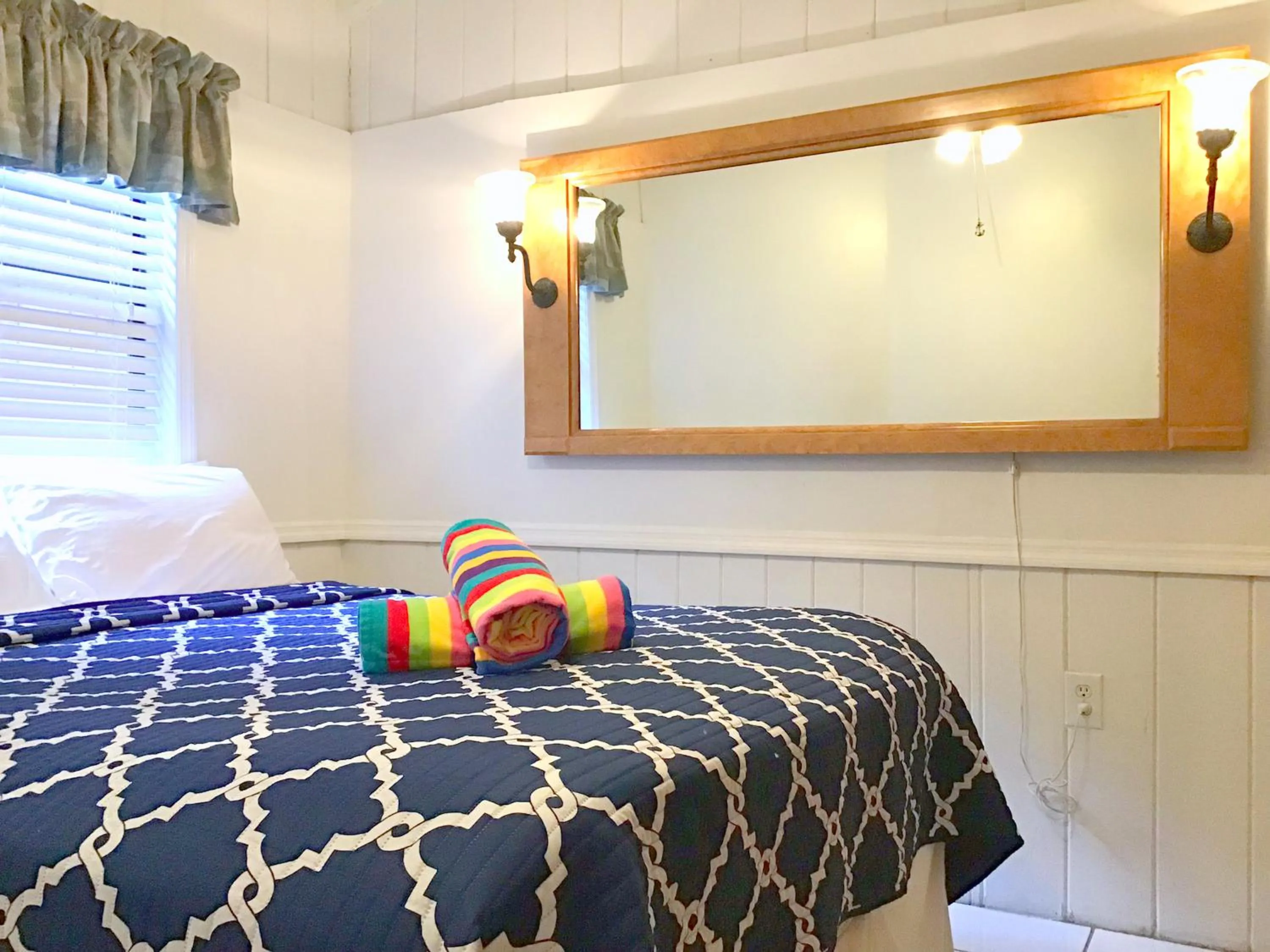 Bedroom, Bed in Key Largo Cottages