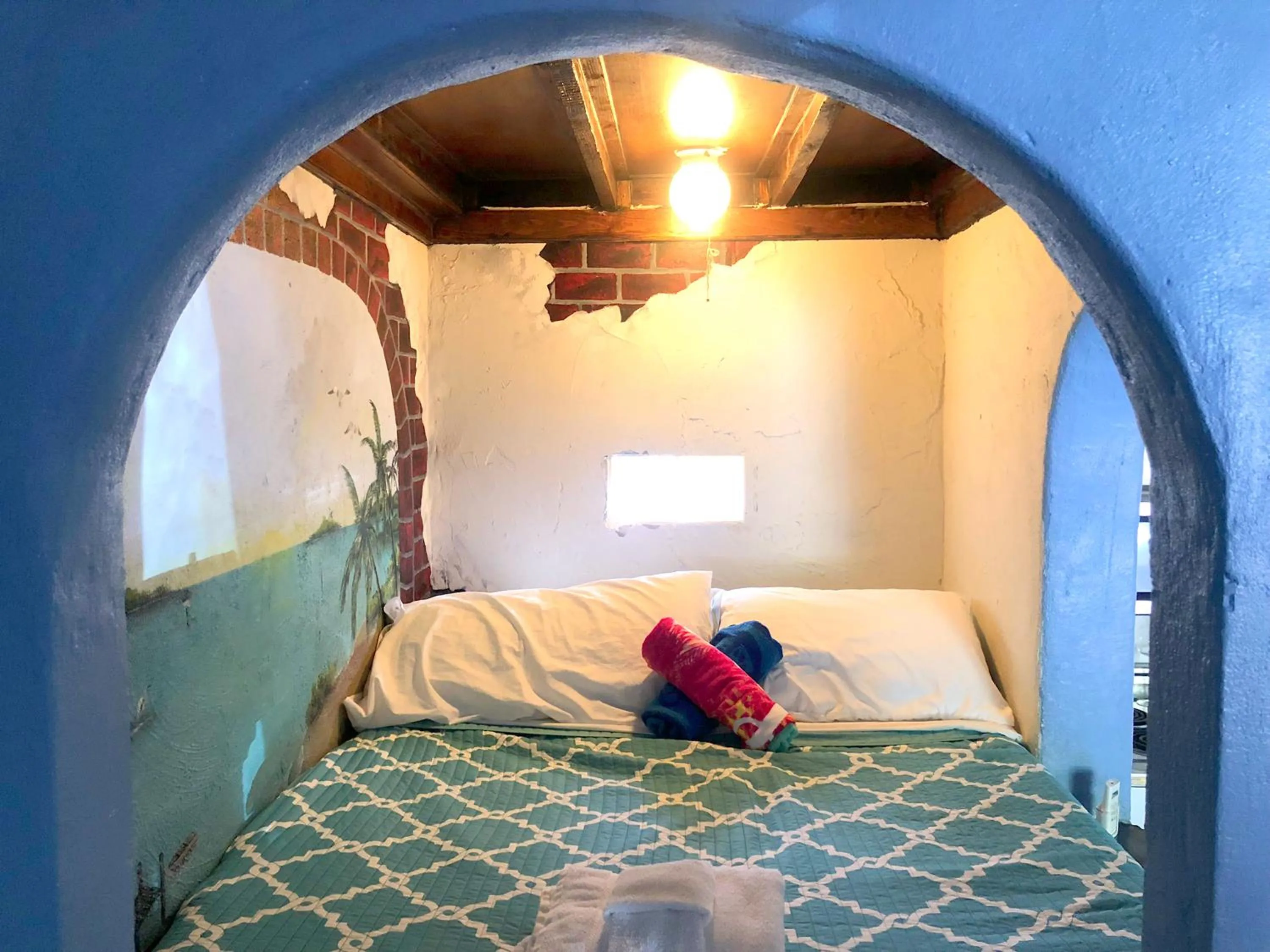 Bed in Key Largo Cottages