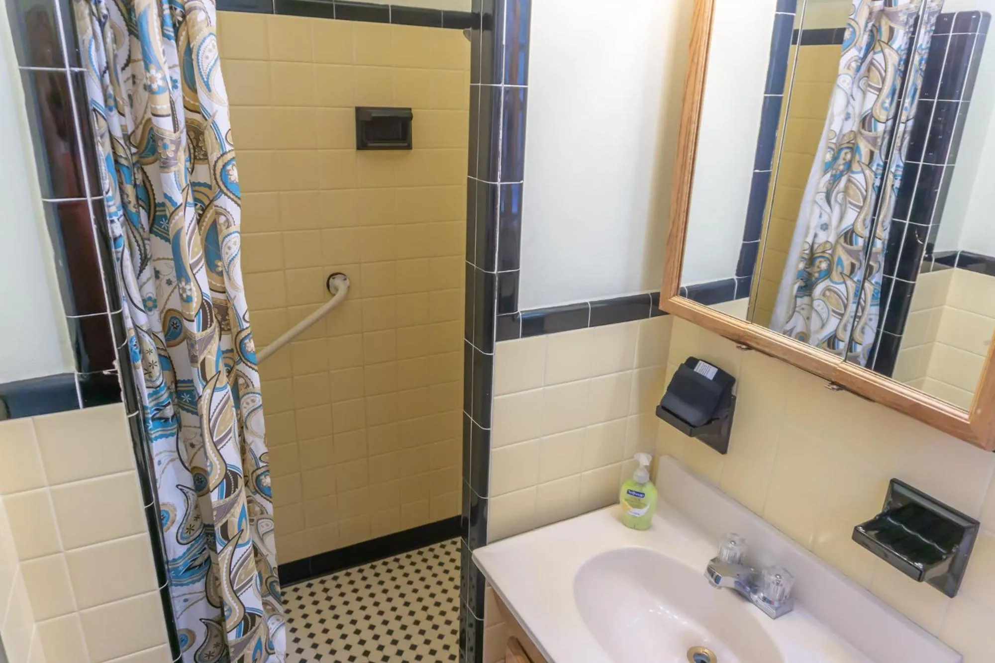 Bathroom in Key Largo Cottages
