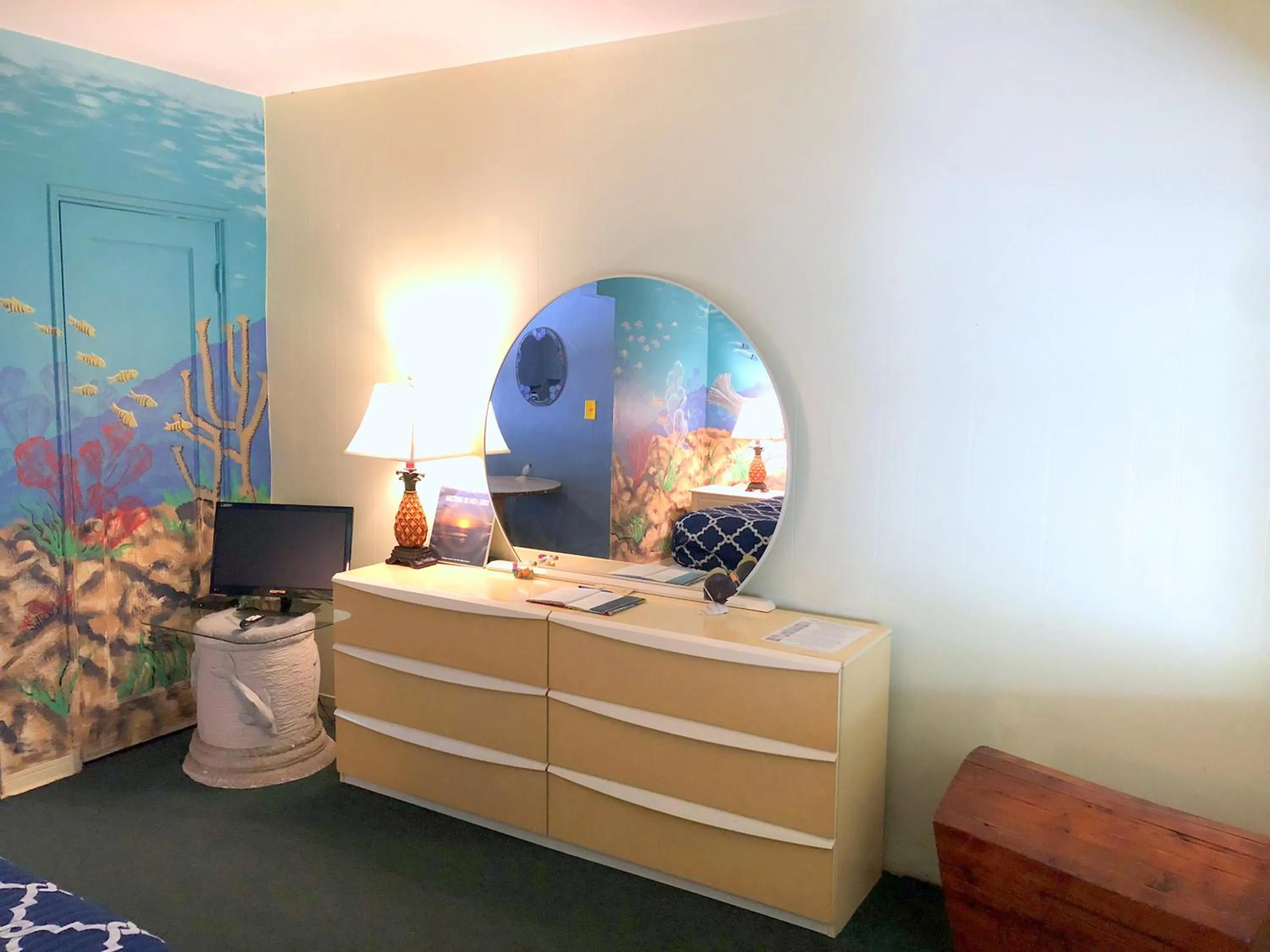 hair dresser in Key Largo Cottages