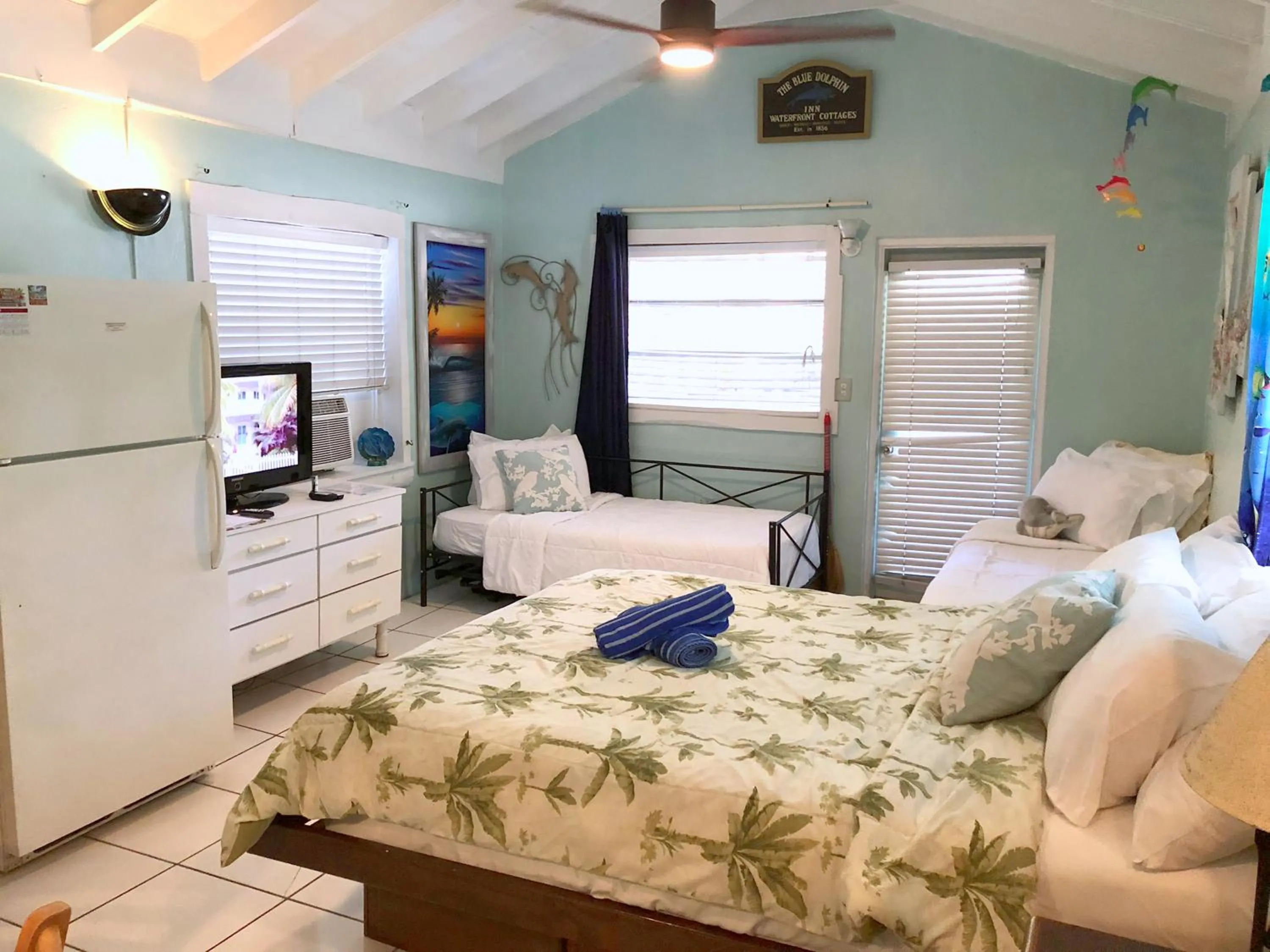 Bed in Key Largo Cottages