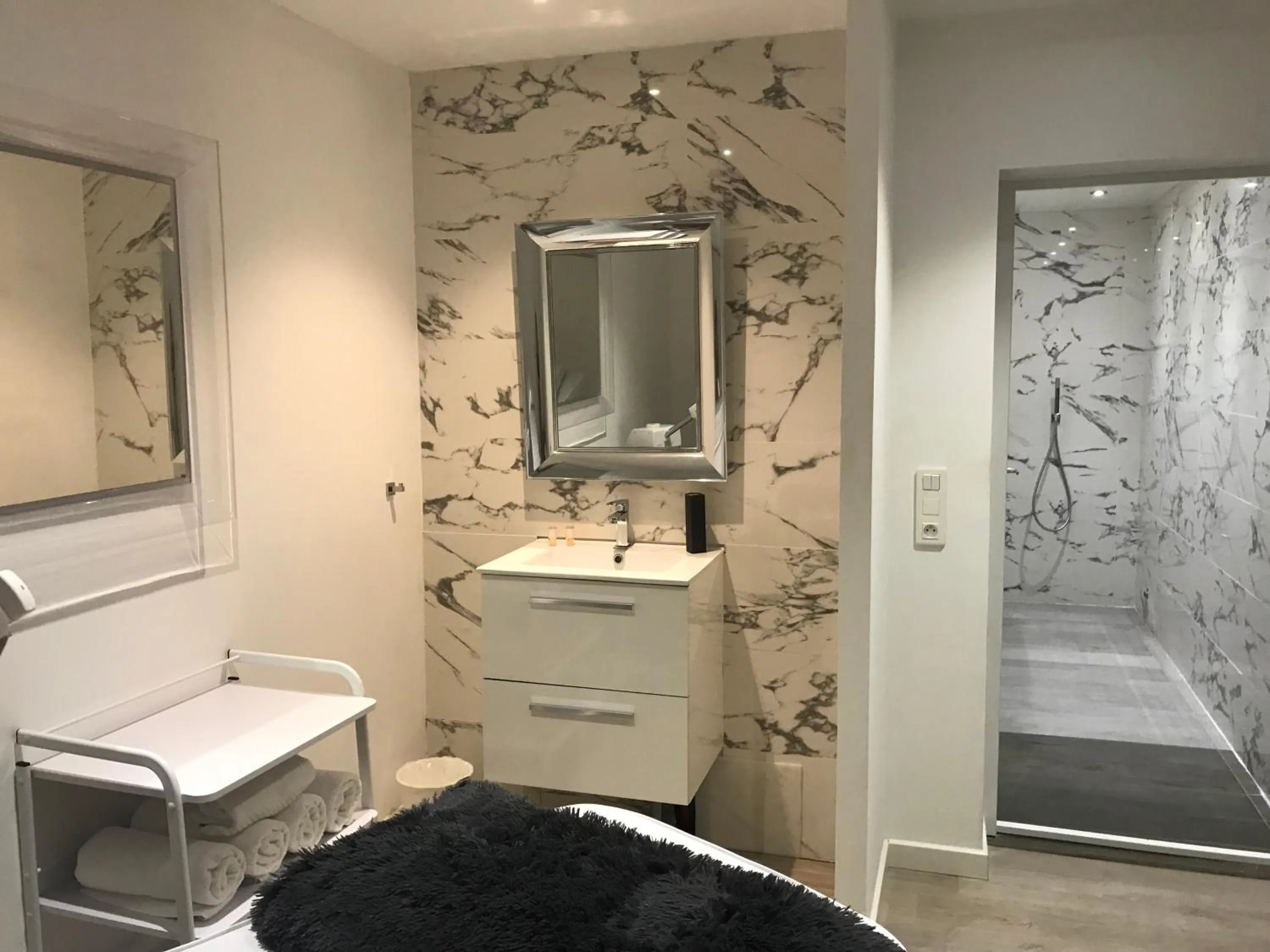 Shower in Hotel Revellata & Spa