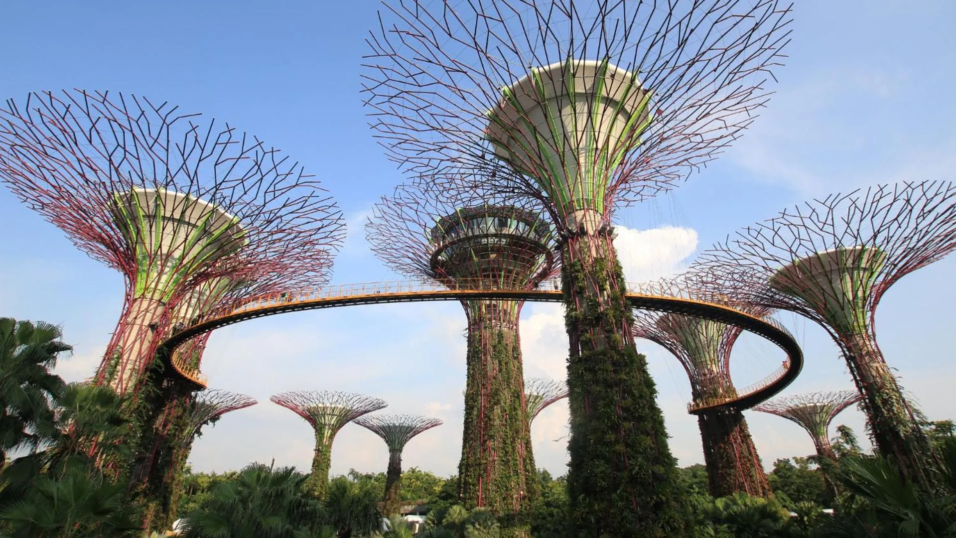 Nearby landmark in Royal Plaza on Scotts