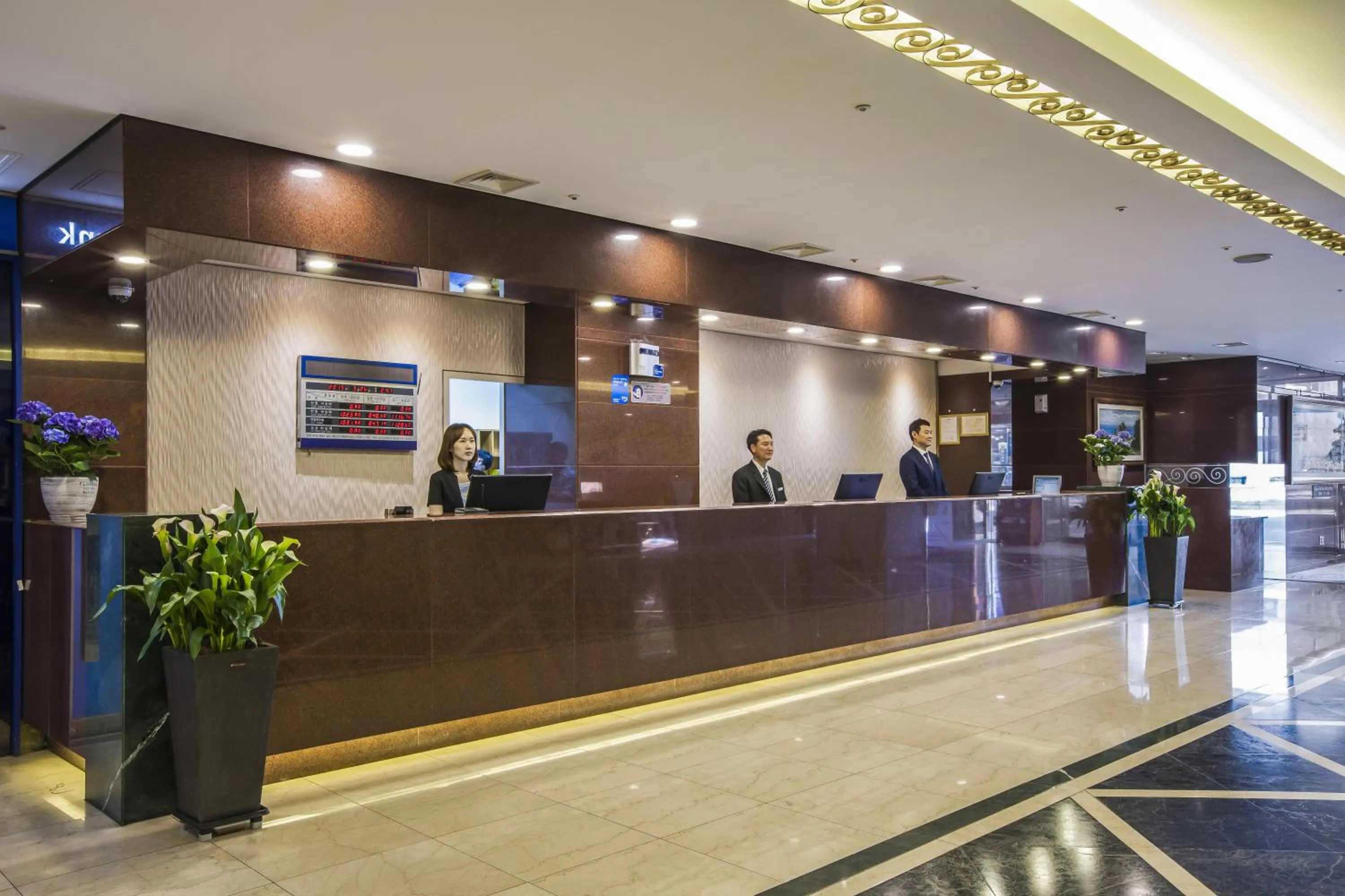 Lobby or reception in Hamilton Hotel