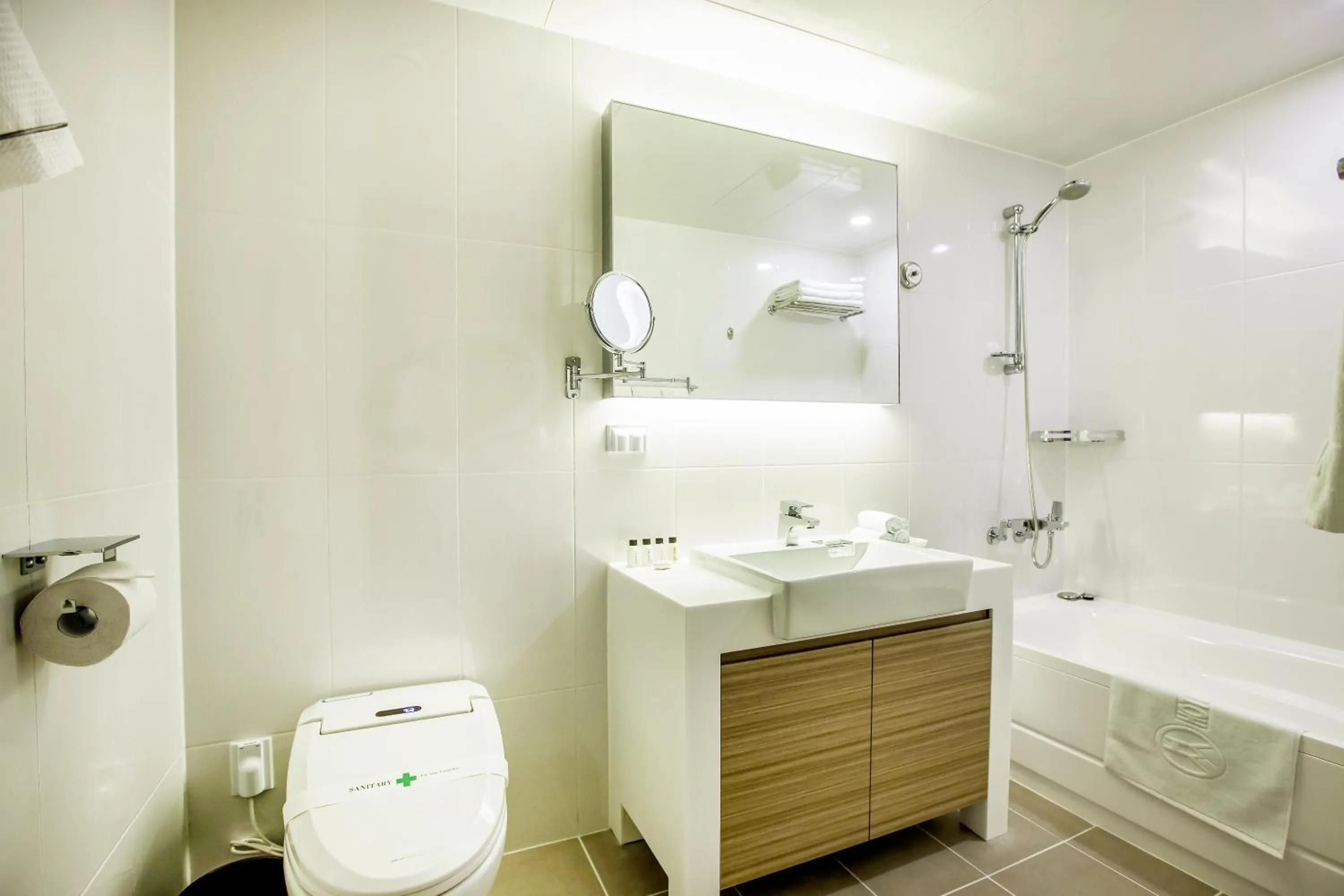 Bathroom in Hamilton Hotel