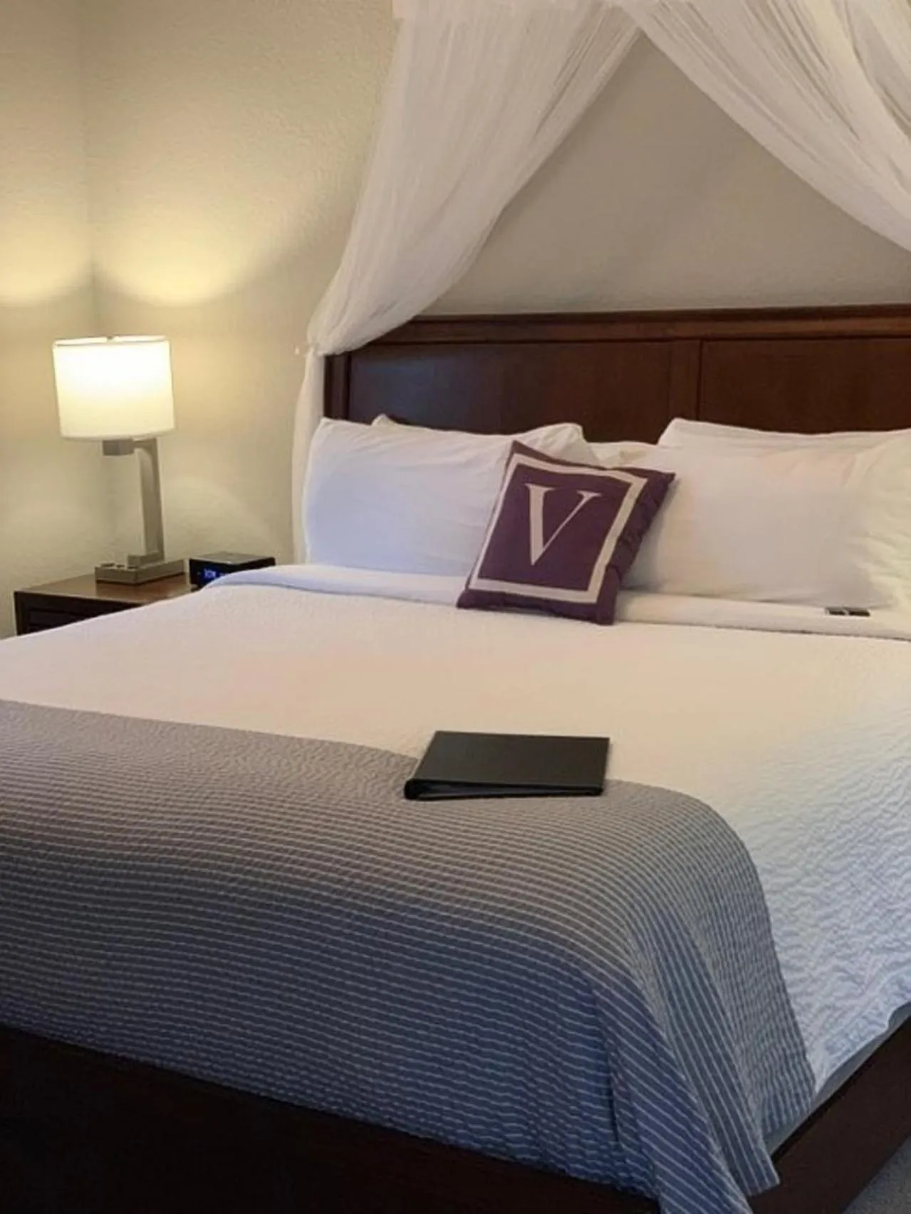 Bed in Valhalla Resort Hotel