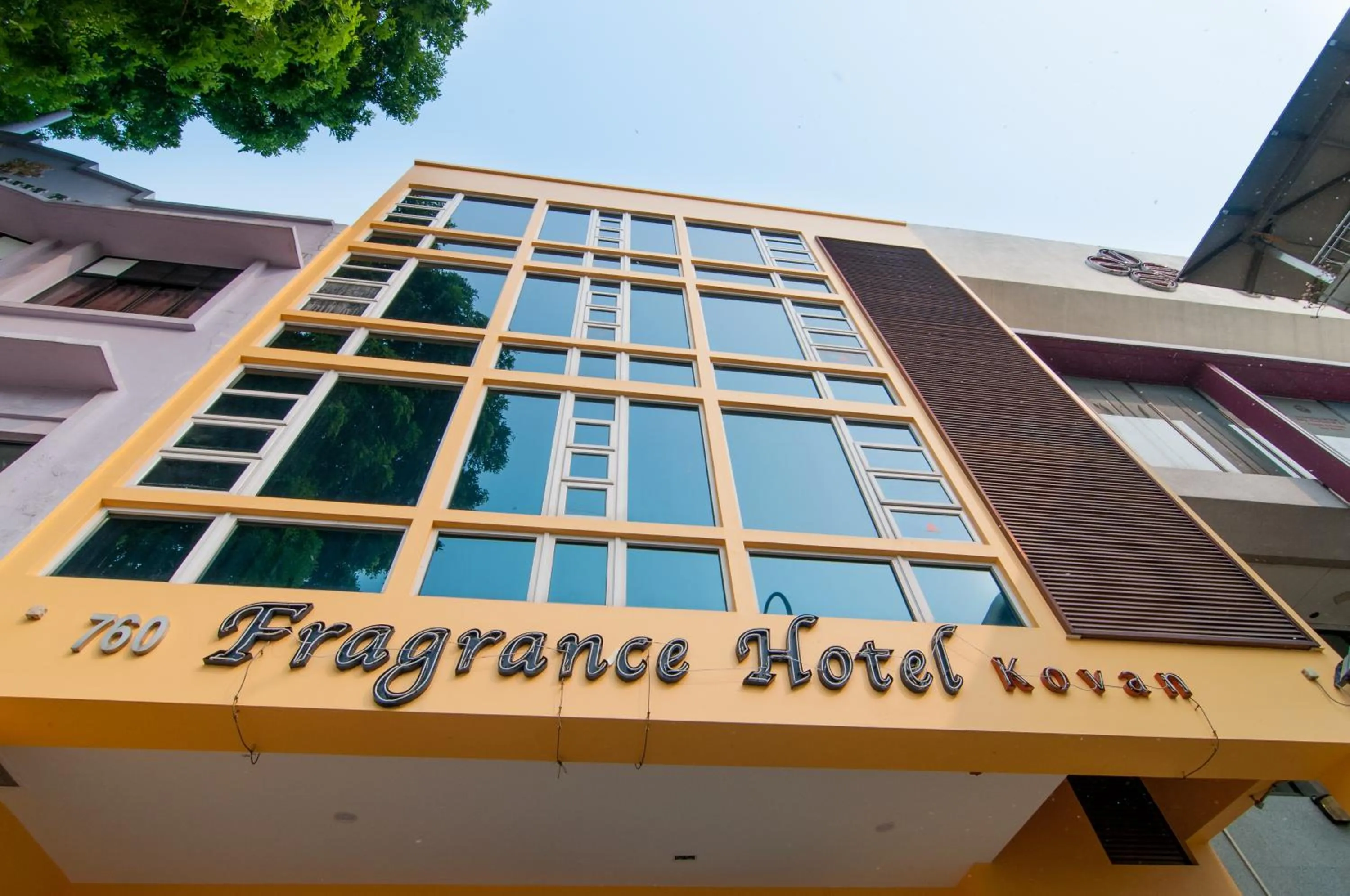 Facade/entrance in Fragrance Hotel - Kovan