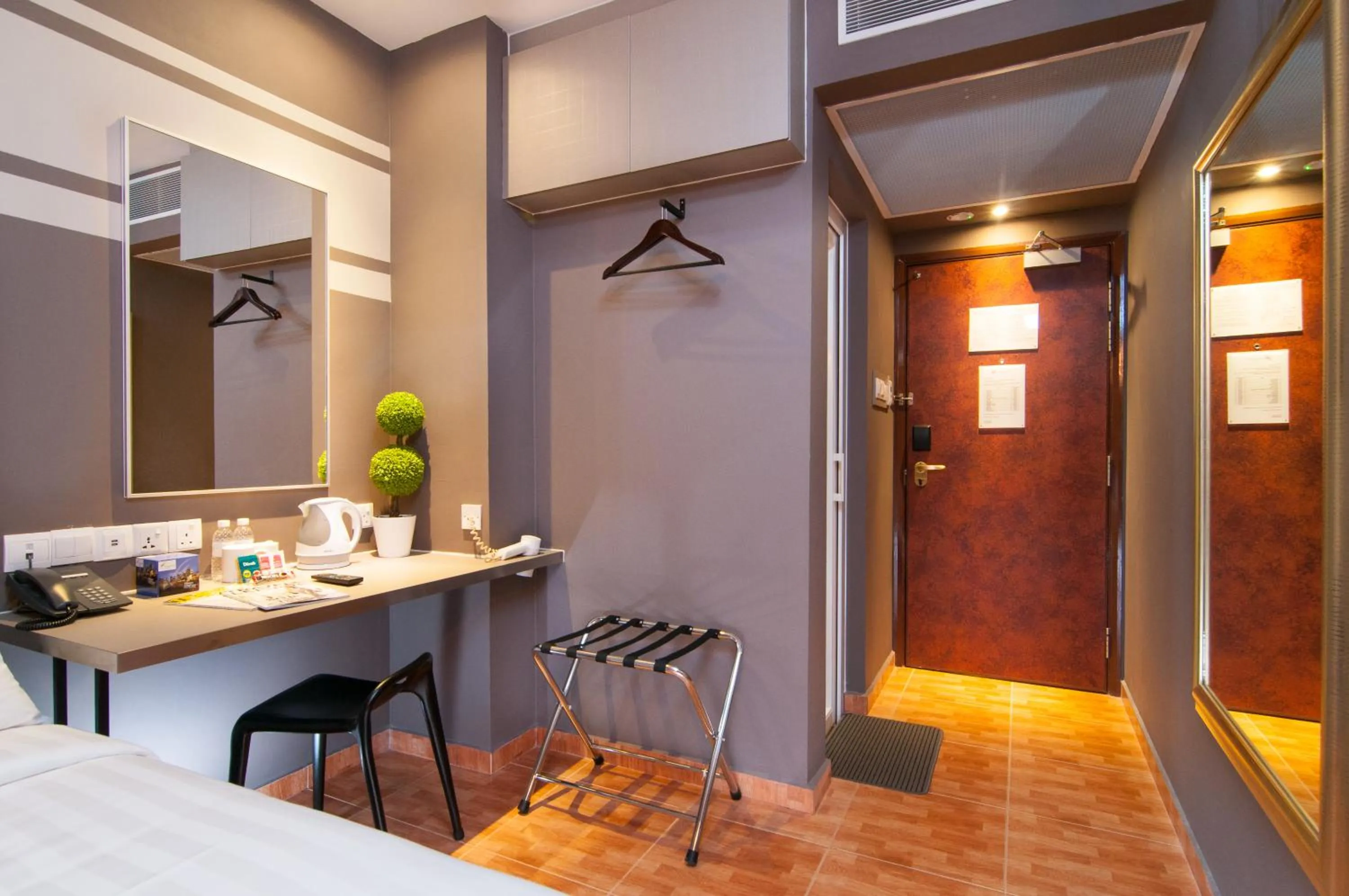 Photo of the whole room, Bed in Fragrance Hotel - Kovan