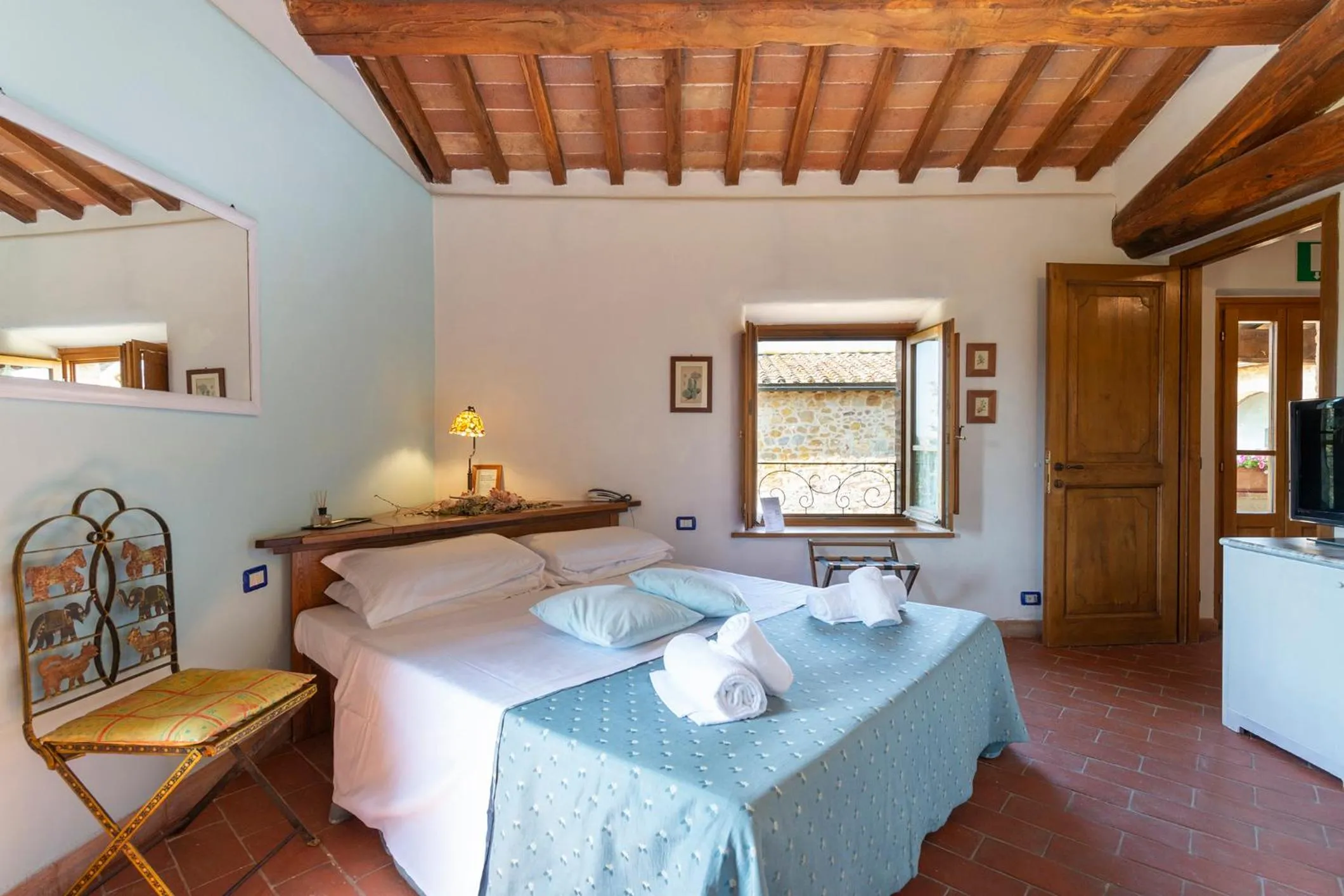 Photo of the whole room, Bed in Locanda Vesuna Hotel Countryhouse
