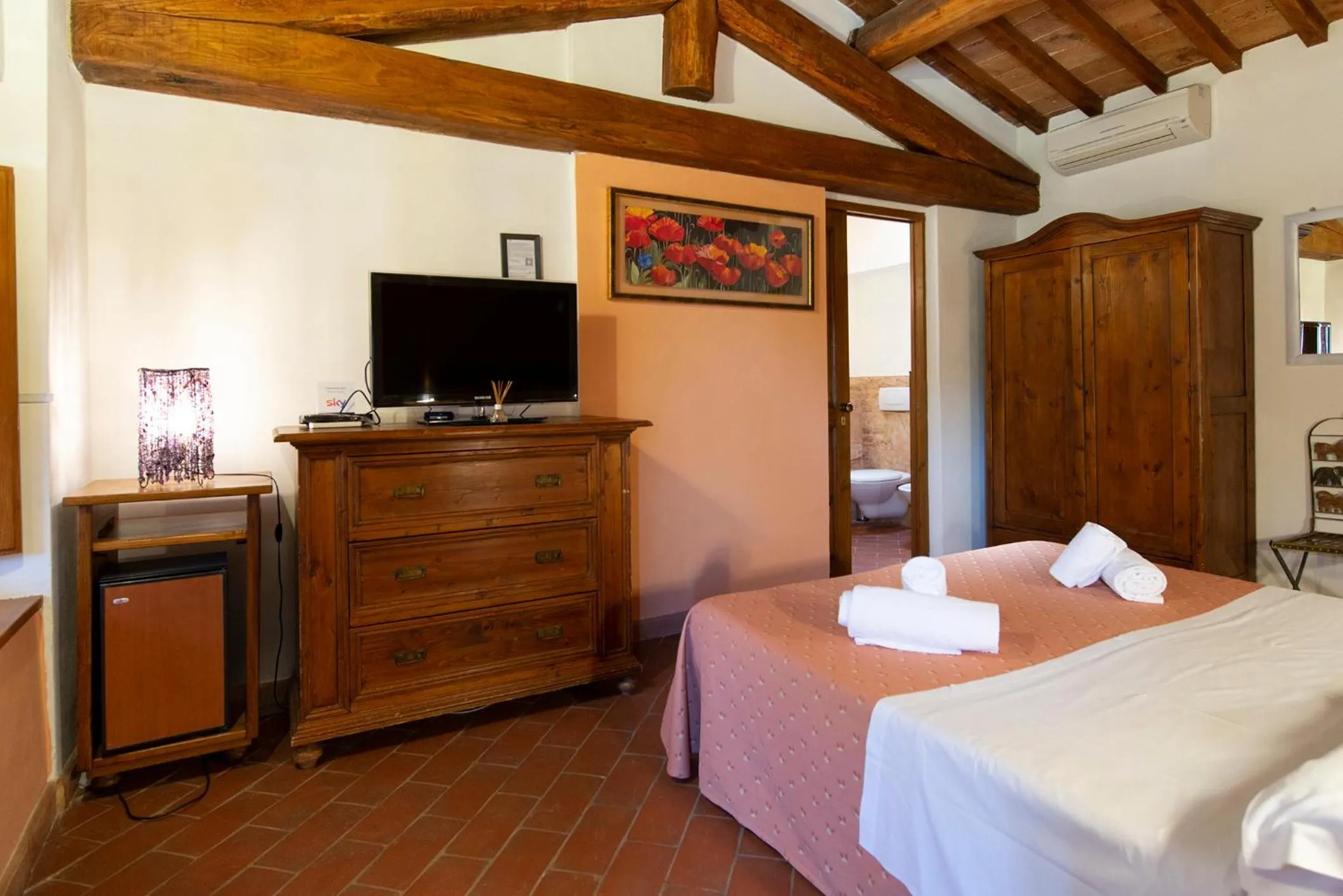 TV and multimedia, Bed in Locanda Vesuna Hotel Countryhouse