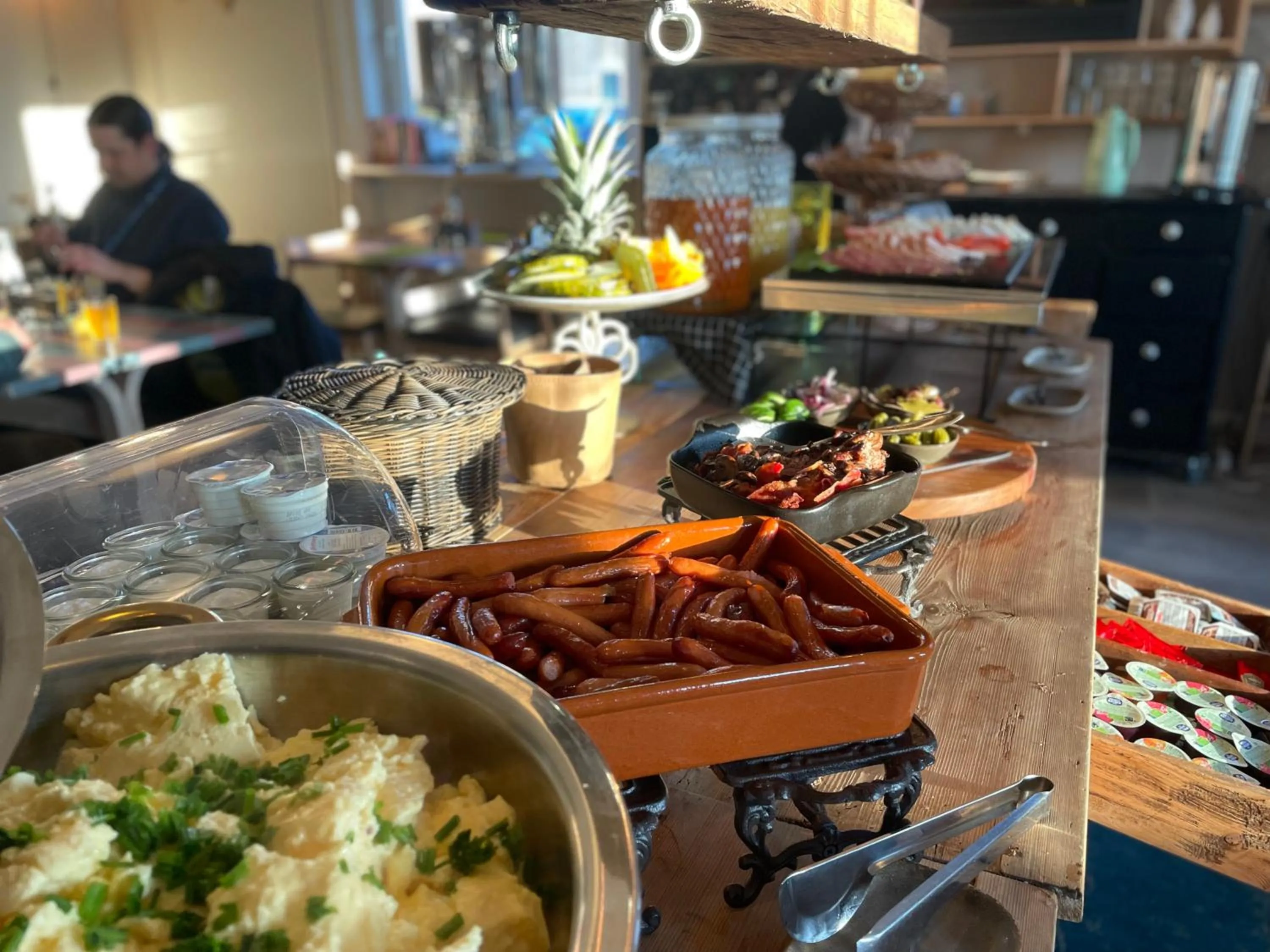 Buffet breakfast in Hotel Gammel Havn