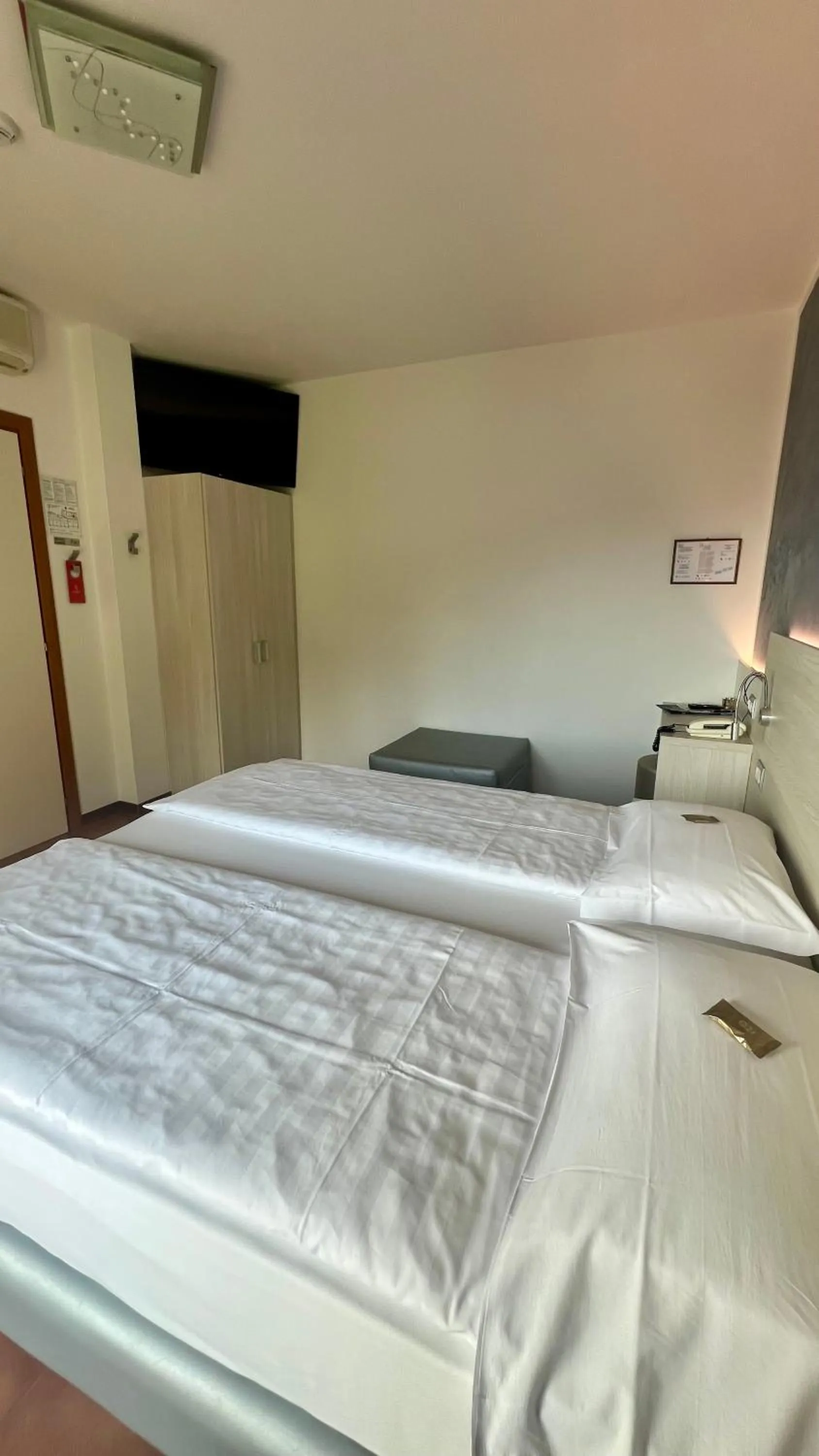 Bedroom, Bed in Albergo Villa Edera