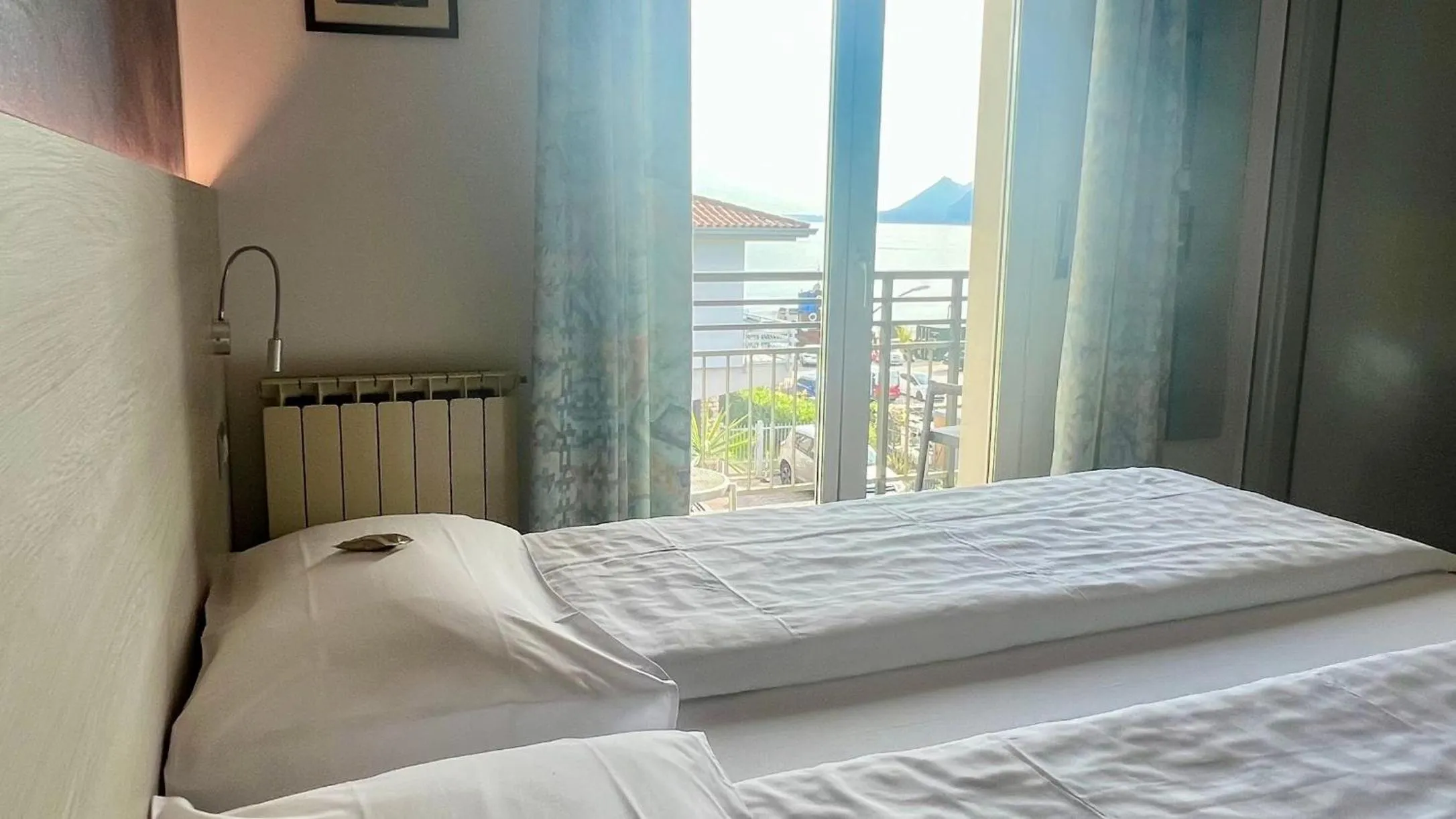 View (from property/room), Bed in Albergo Villa Edera