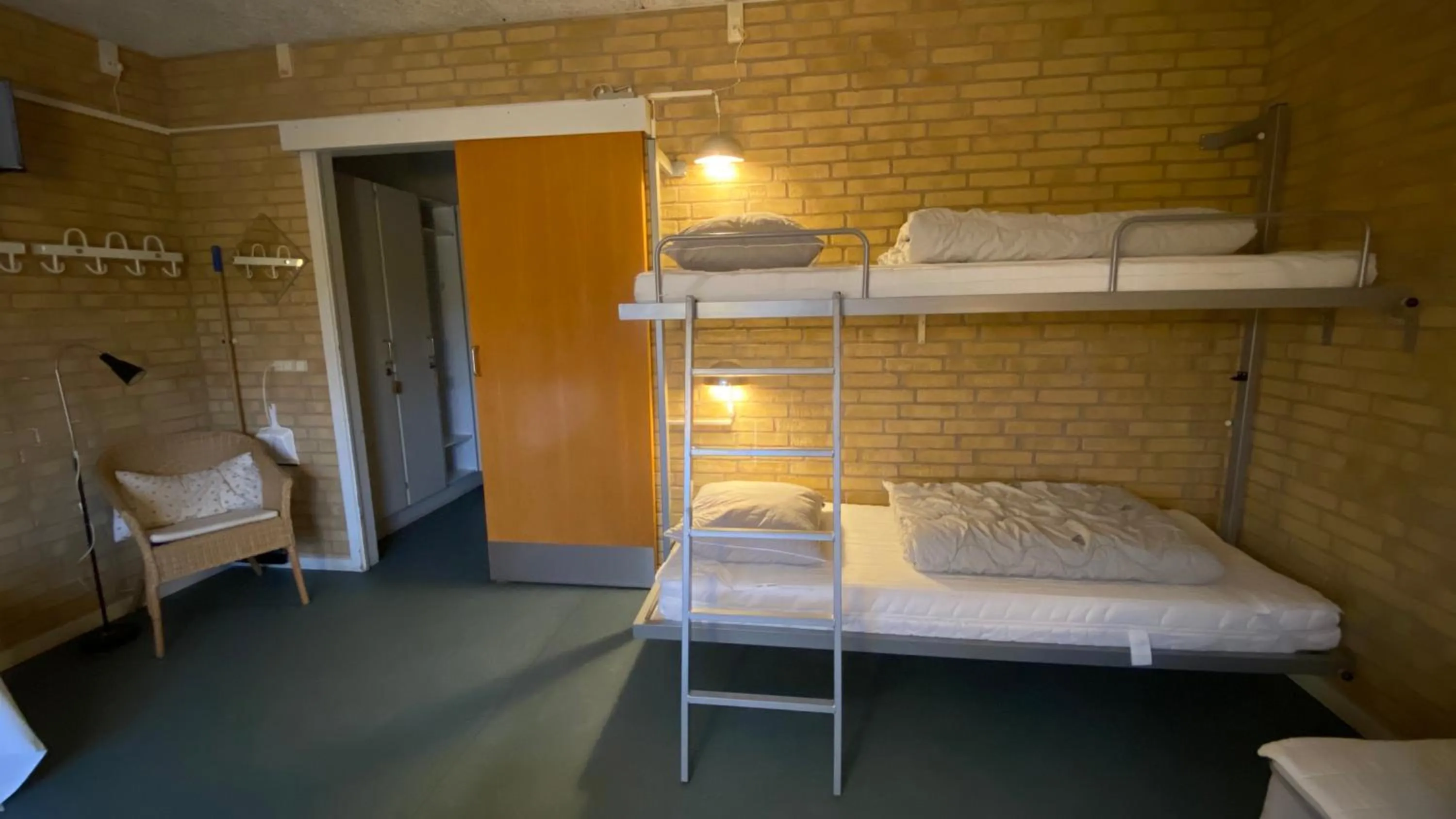 Photo of the whole room, Bed in Danhostel Kalundborg