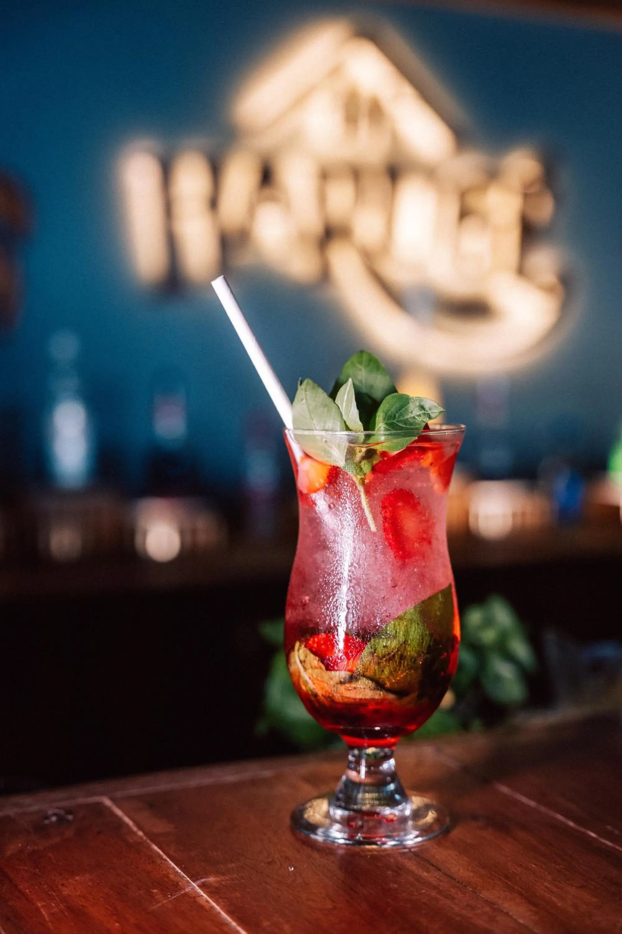 Lounge or bar in Reethi Faru Resort