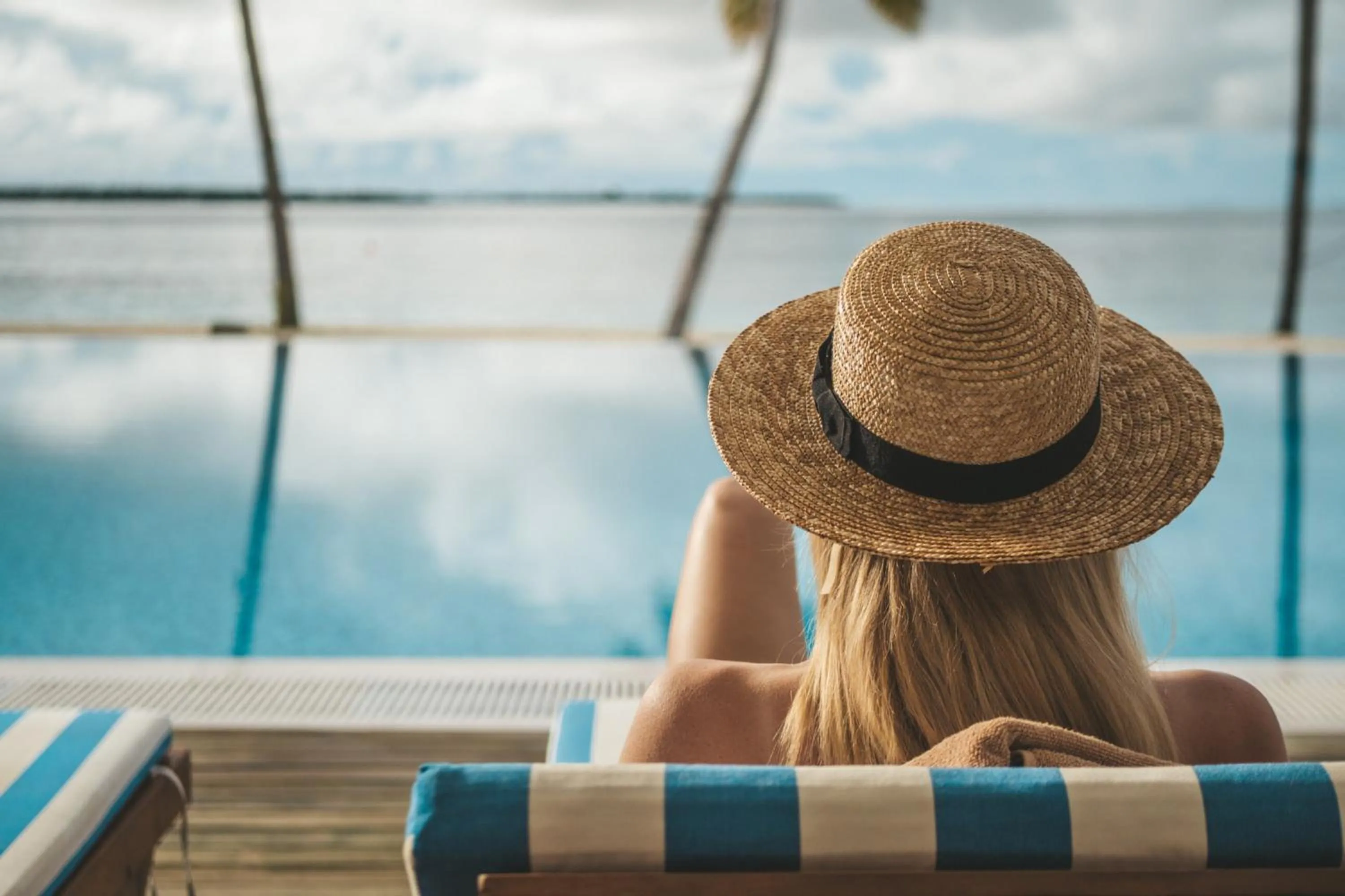Swimming pool in Reethi Faru Resort