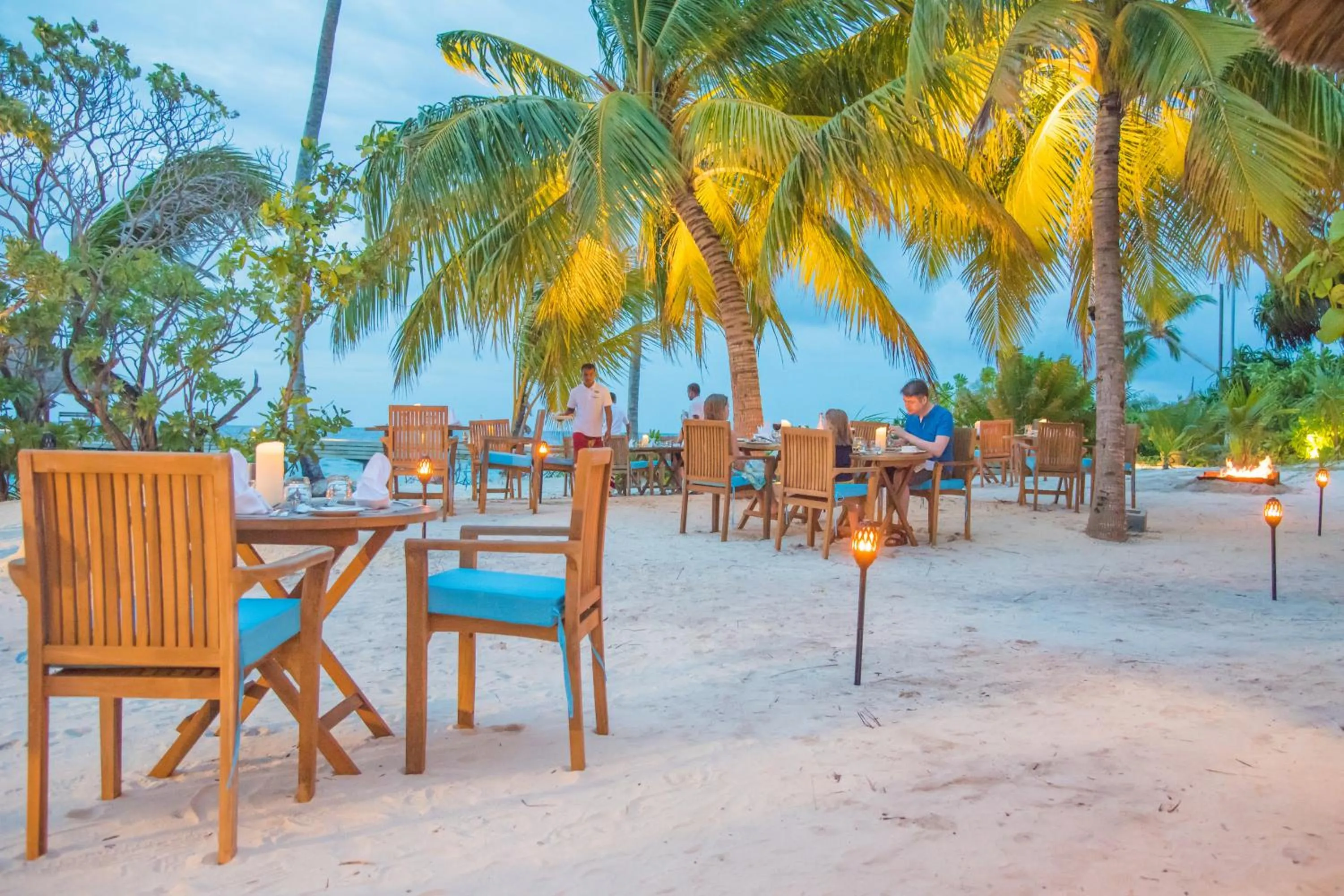 Restaurant/places to eat in Reethi Faru Resort