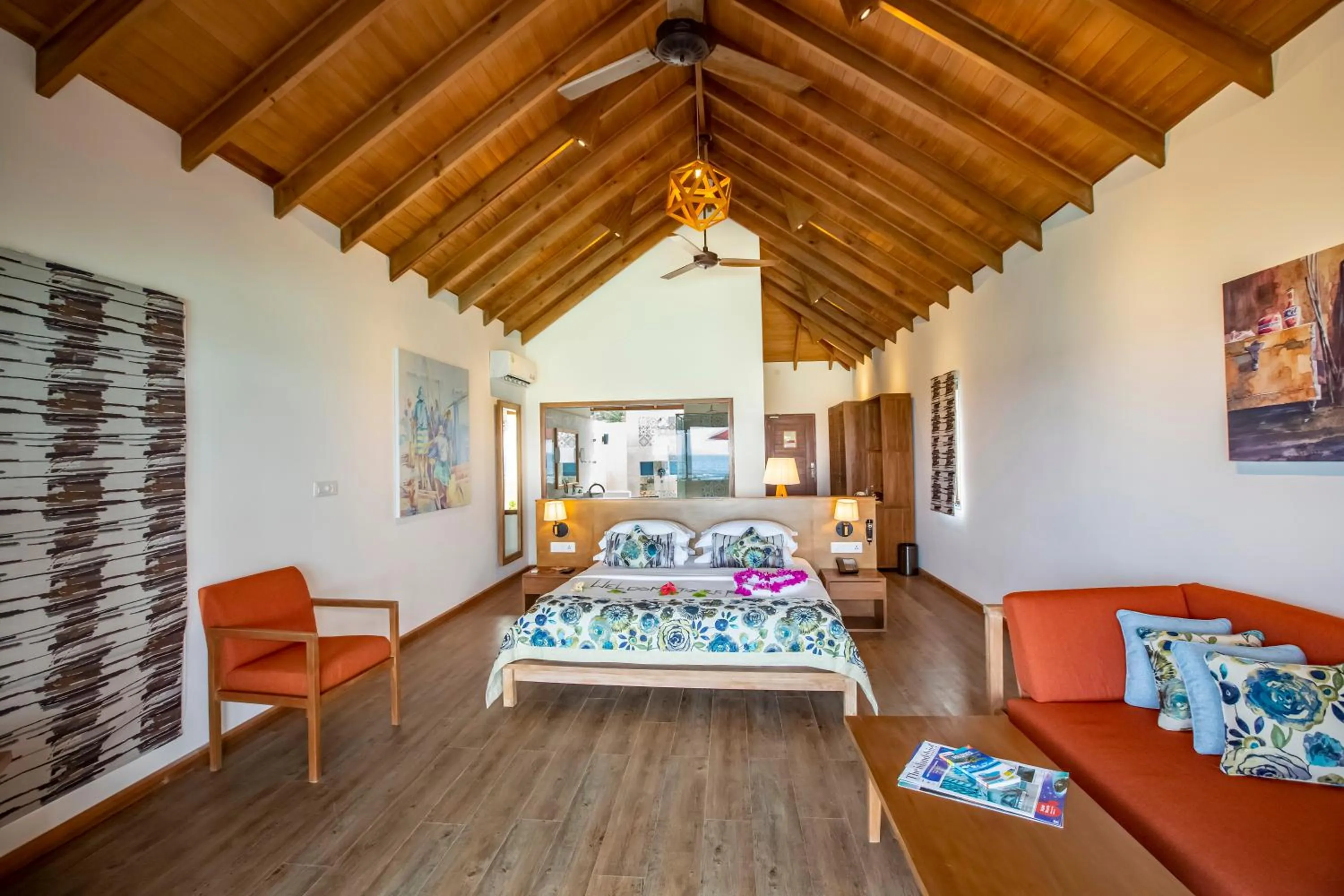 Bedroom, Bed in Reethi Faru Resort