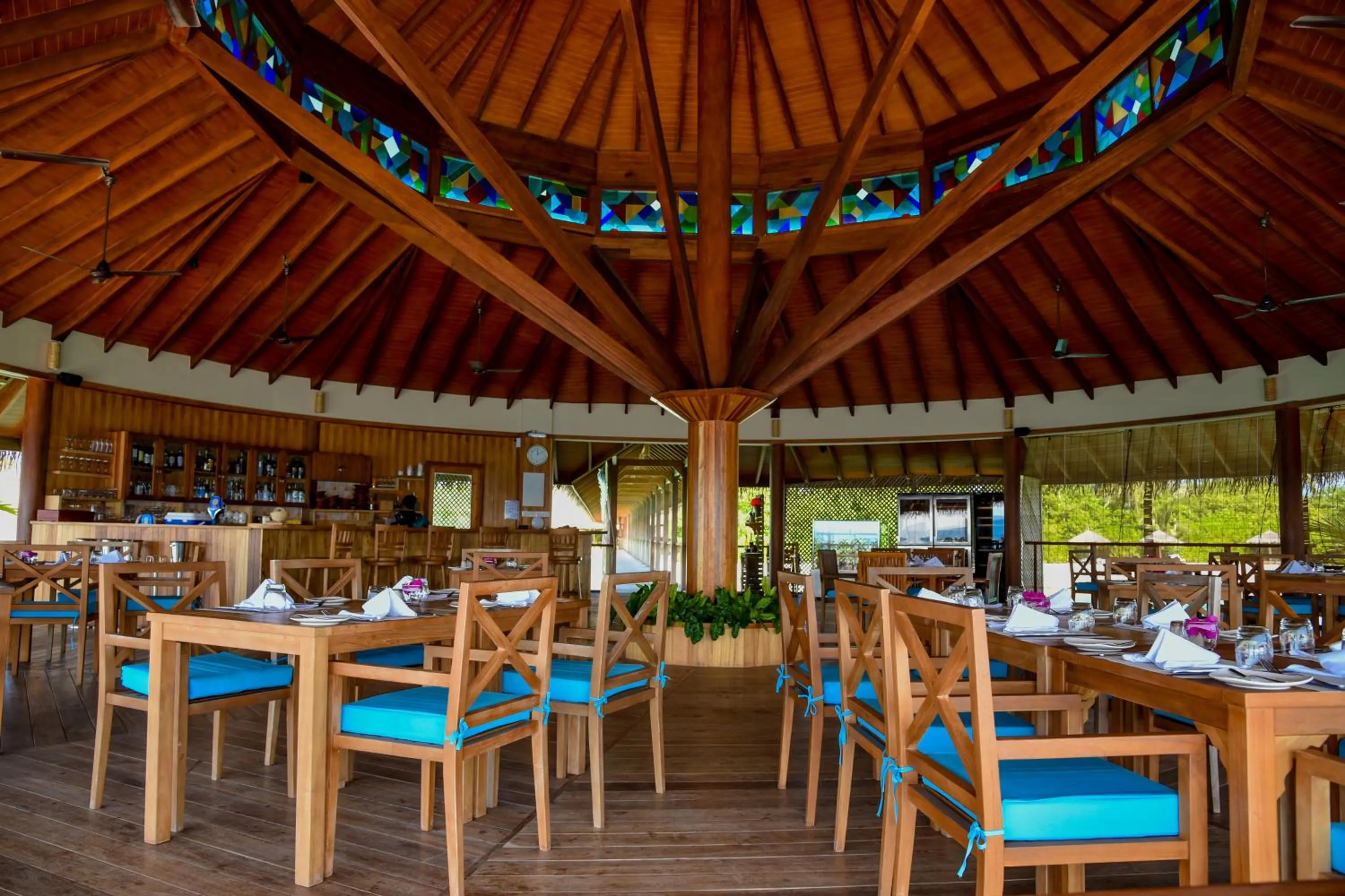 Restaurant/places to eat in Reethi Faru Resort
