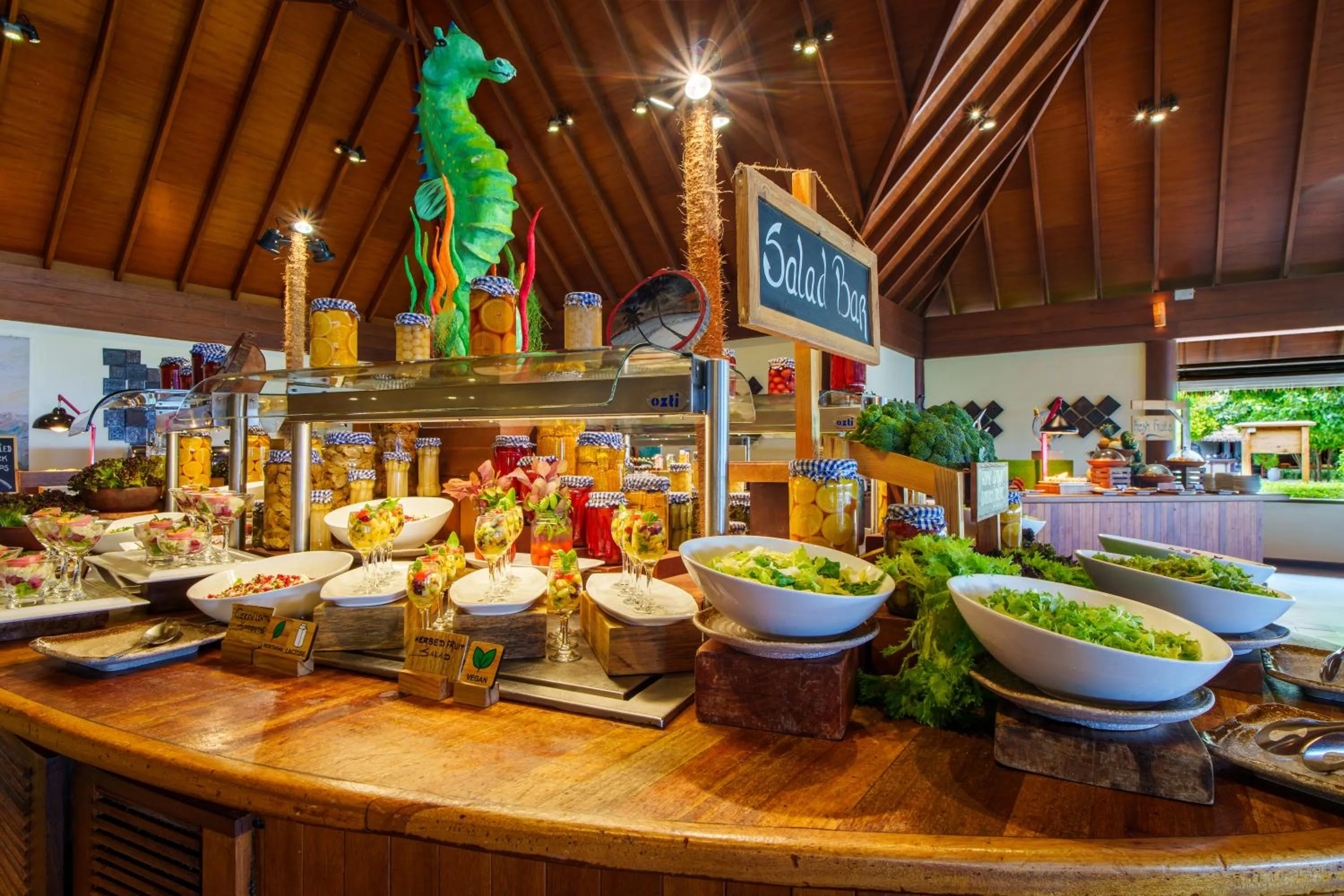 Restaurant/places to eat in Reethi Faru Resort