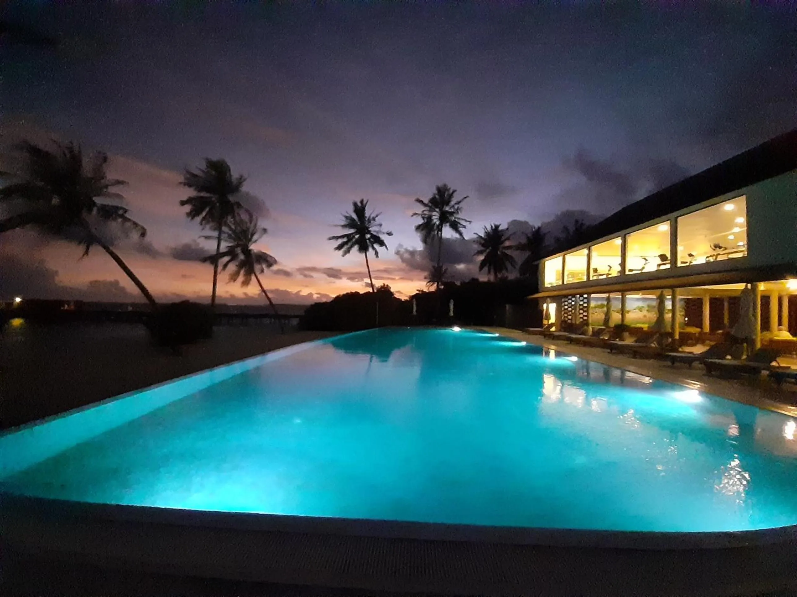 Swimming pool in Reethi Faru Resort