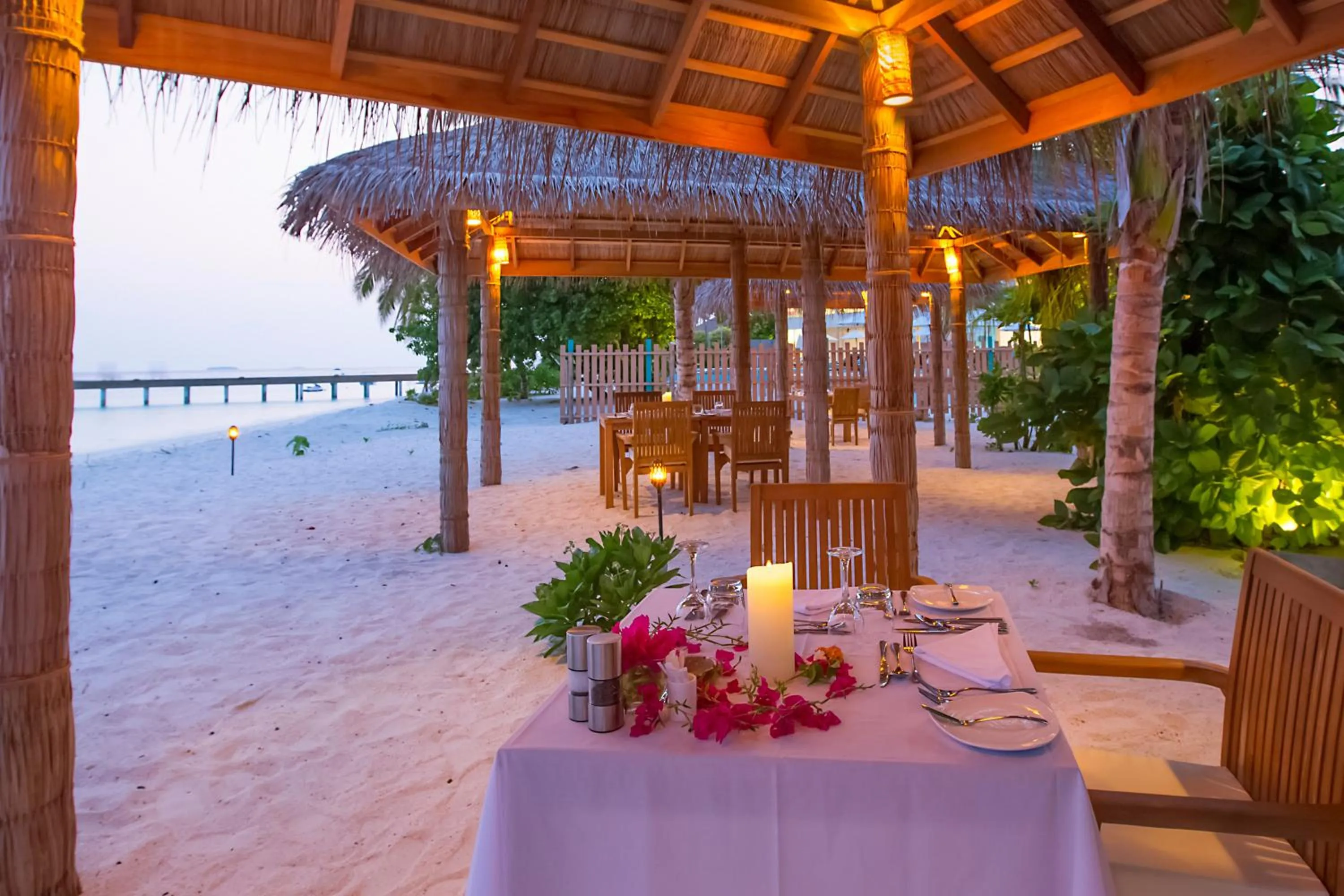 Restaurant/places to eat in Reethi Faru Resort