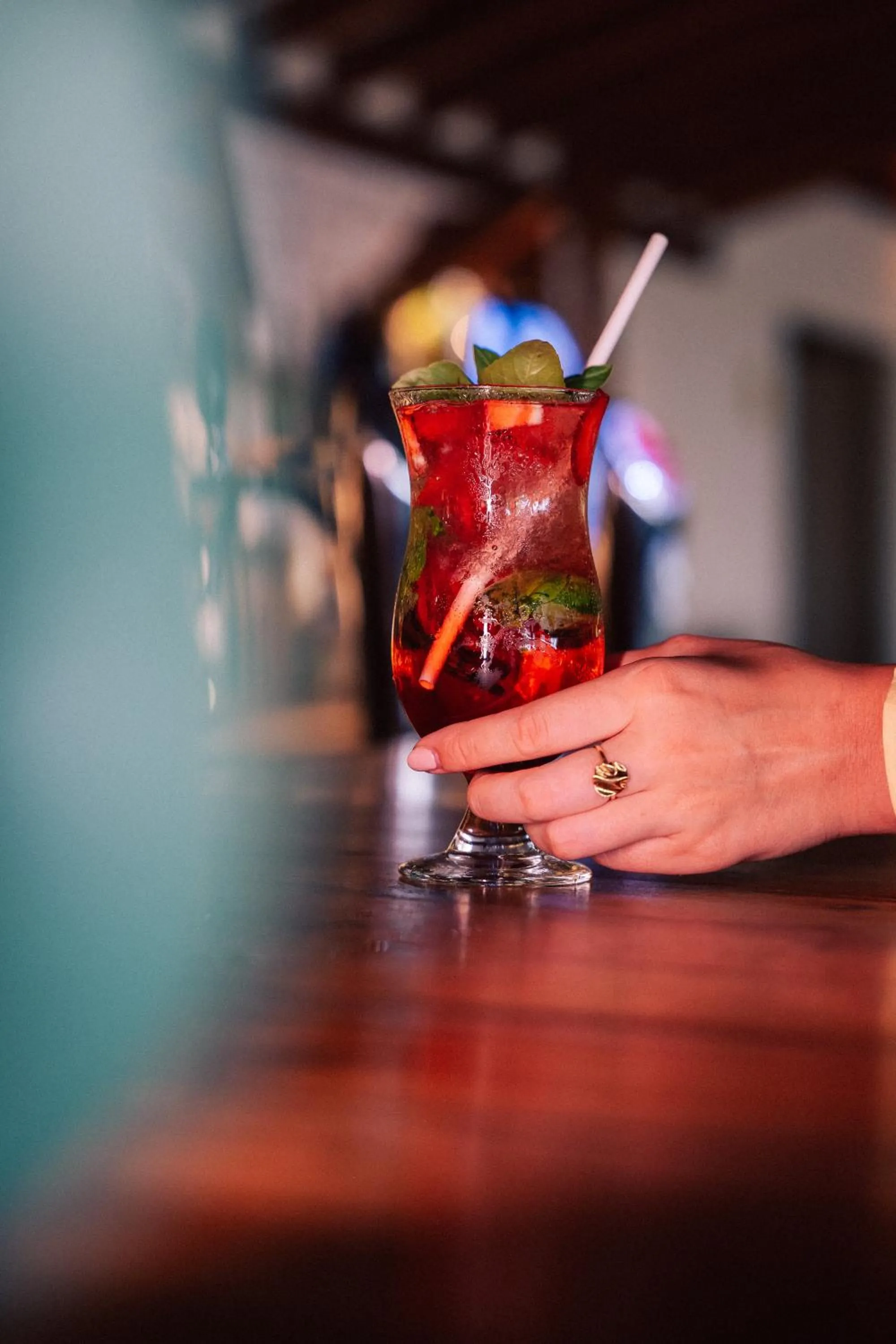 Lounge or bar in Reethi Faru Resort