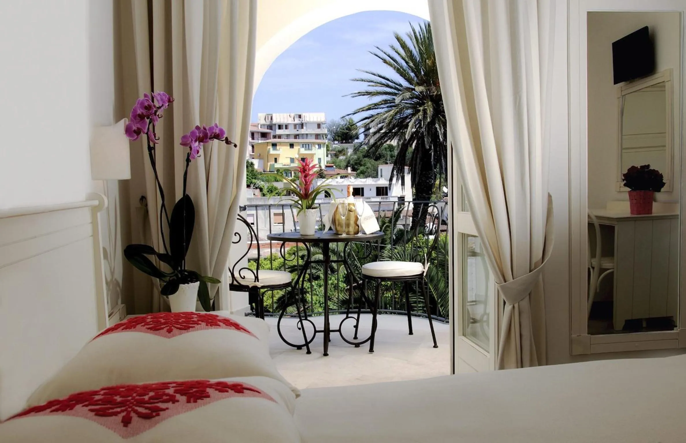 Decorative detail in Albergo Diffuso Mannois