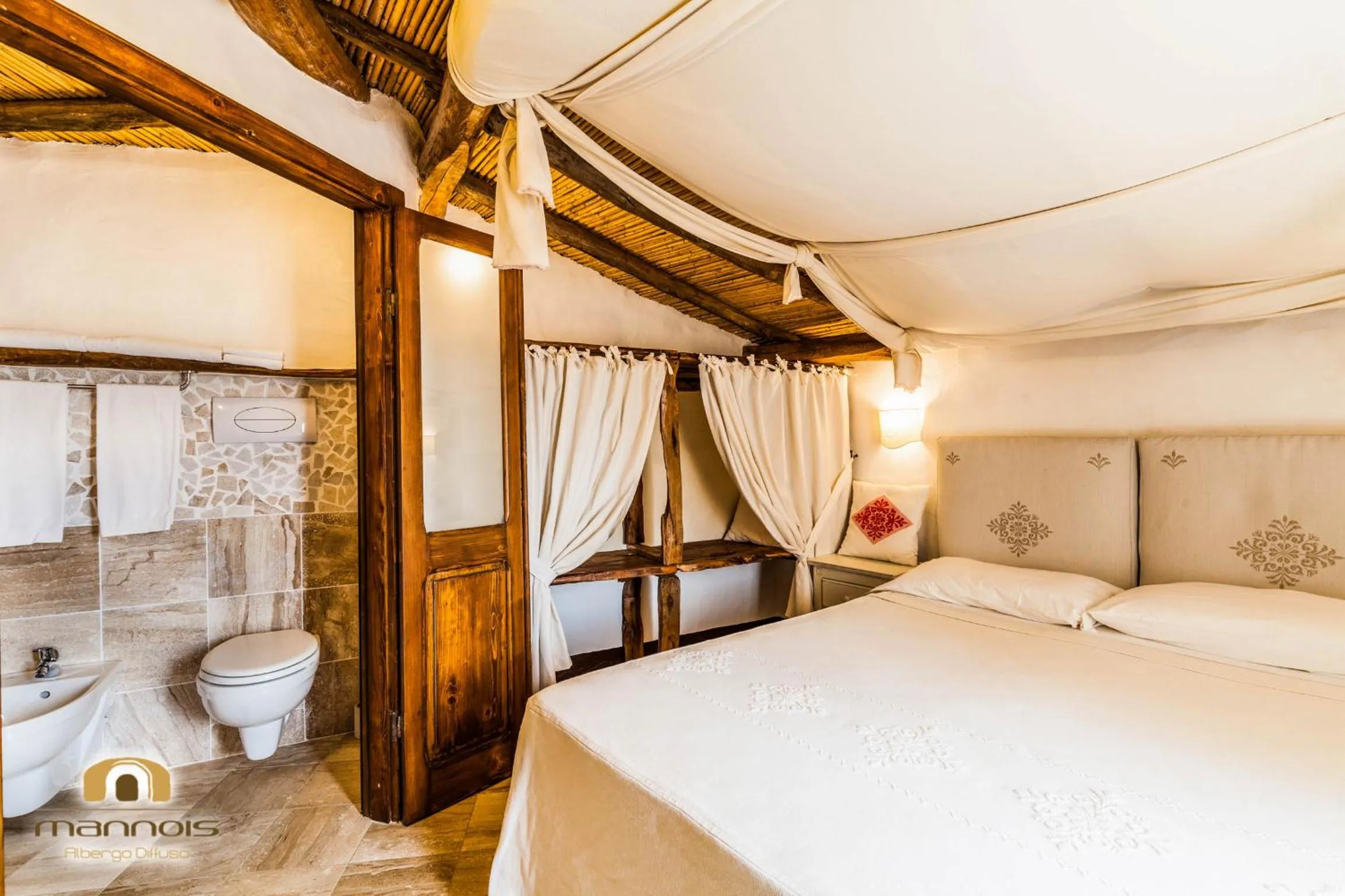 Photo of the whole room in Albergo Diffuso Mannois