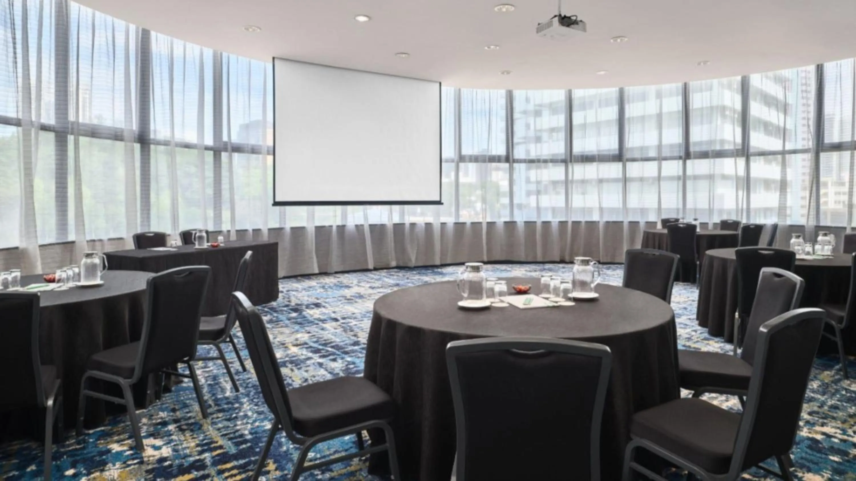 Meeting/conference room in Holiday Inn Singapore Atrium by IHG