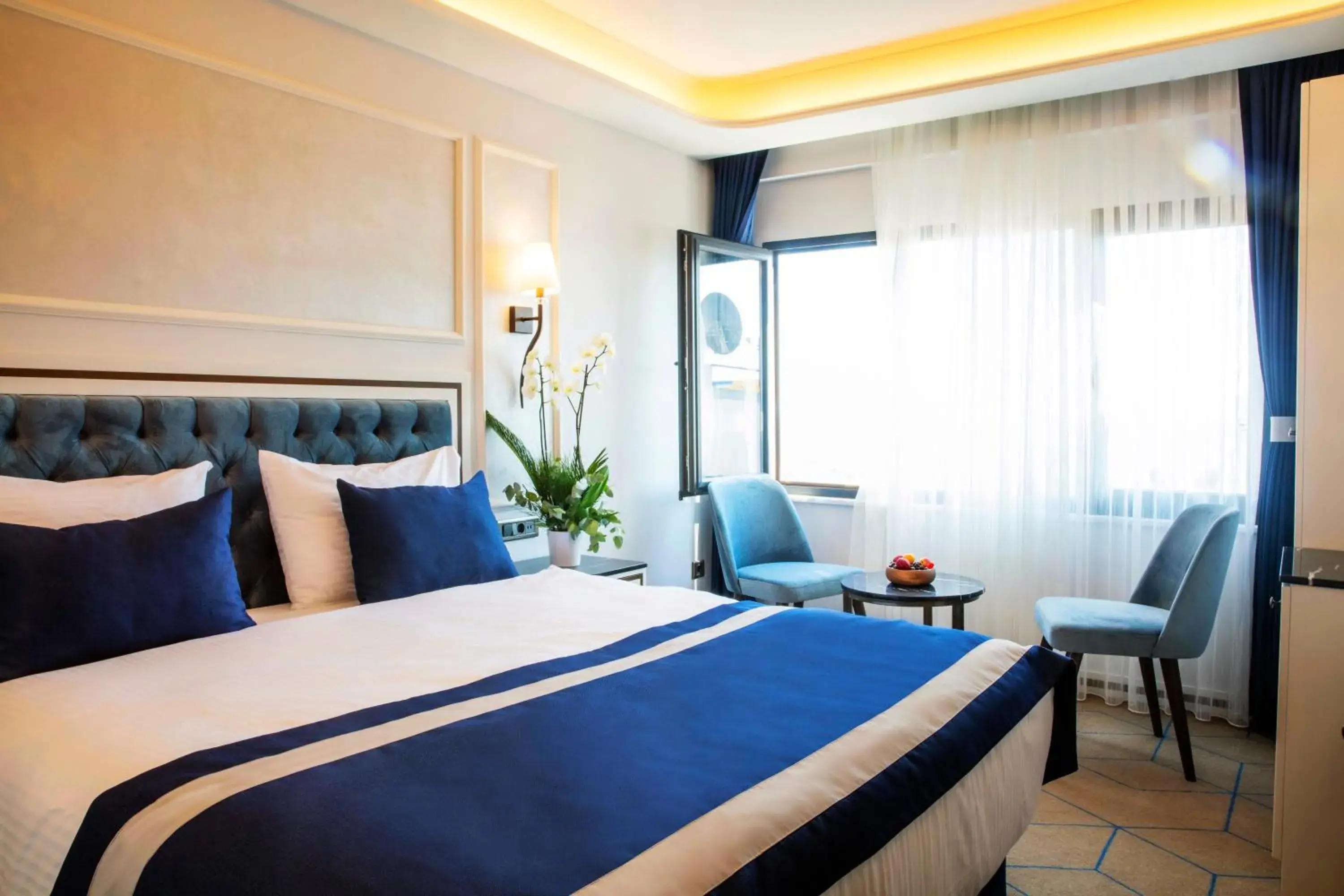 Deluxe Double Room with Sea View in Endican Beyazit Hotel Deluxe Double Room with Sea View in Endican Beyazit Hotel