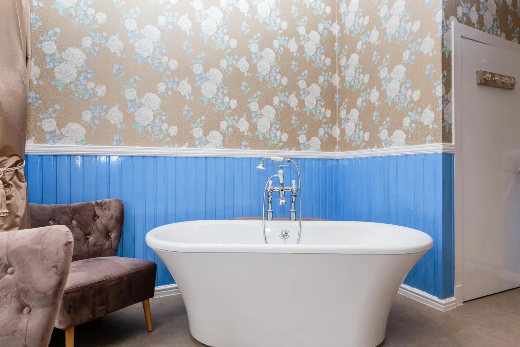 Bathroom in Lunan House