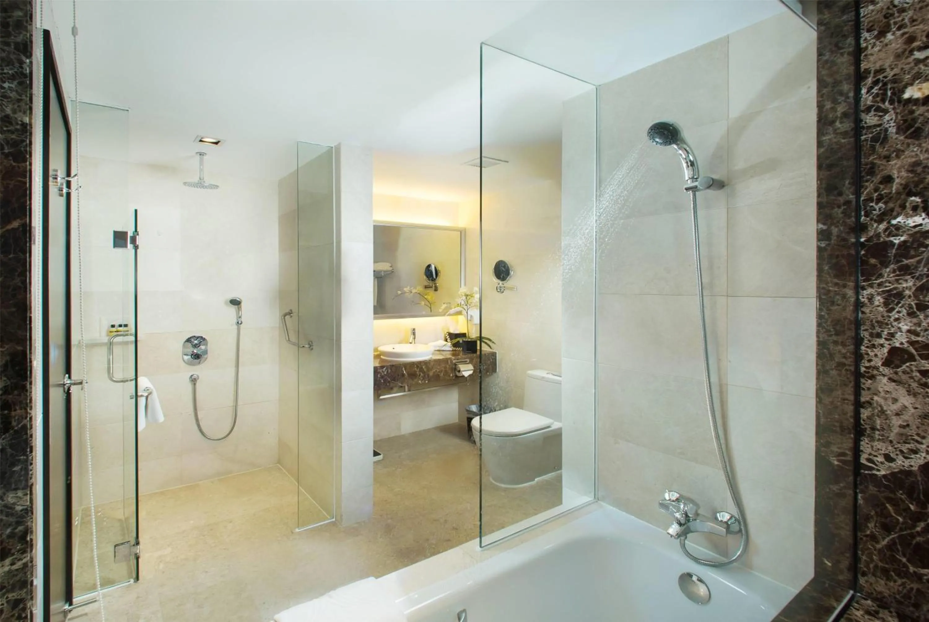 Bathroom in Wyndham Singapore Hotel