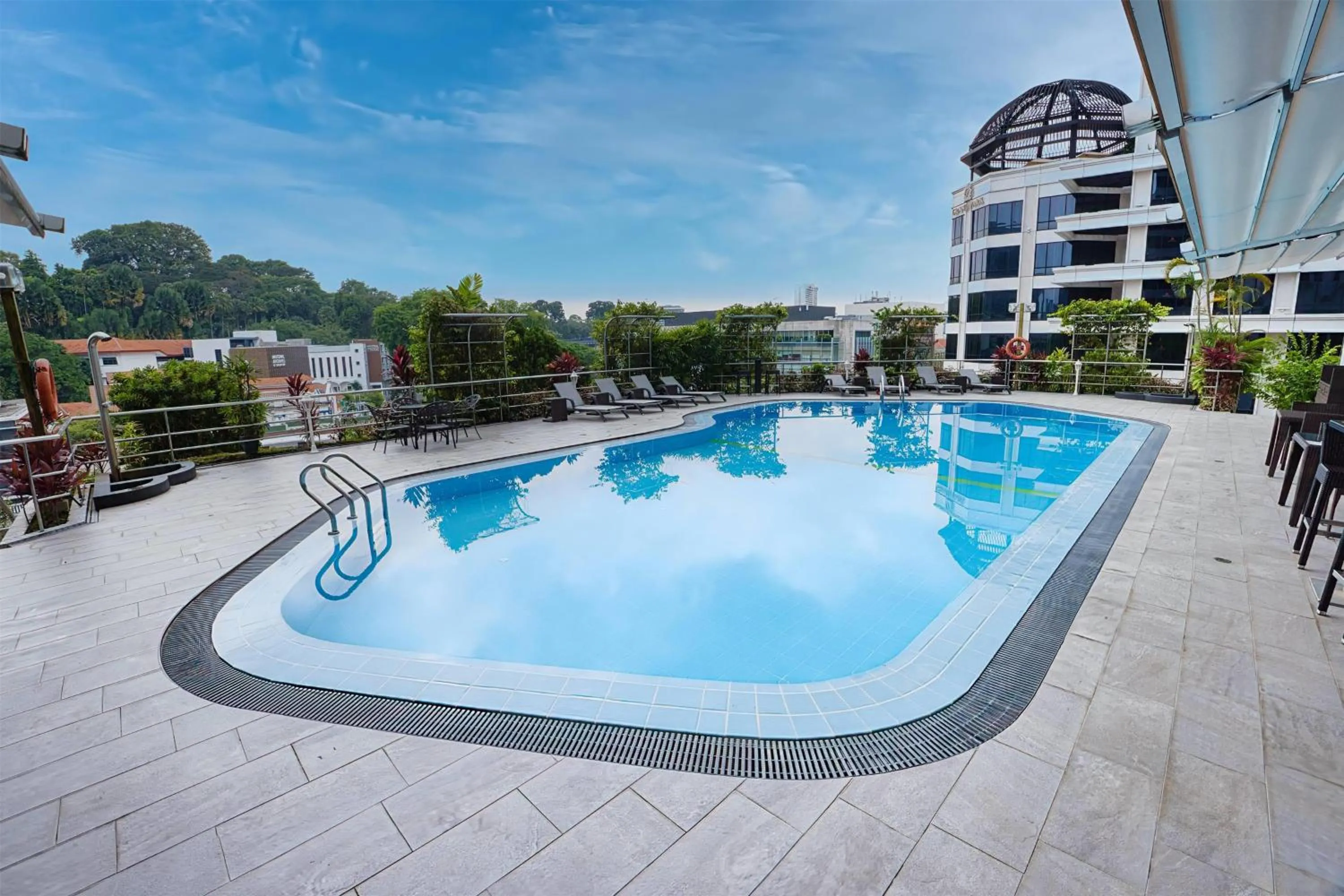 Pool view in Wyndham Singapore Hotel