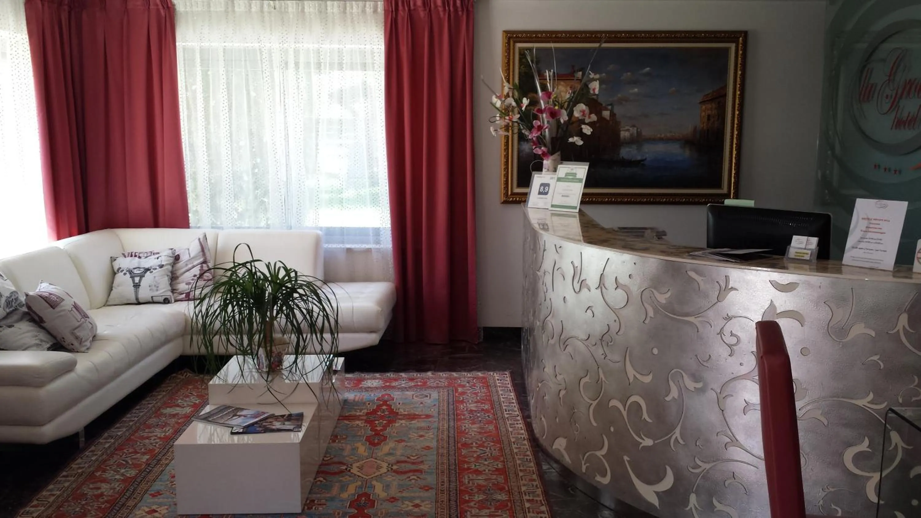 Lobby or reception in La Grotta Hotel