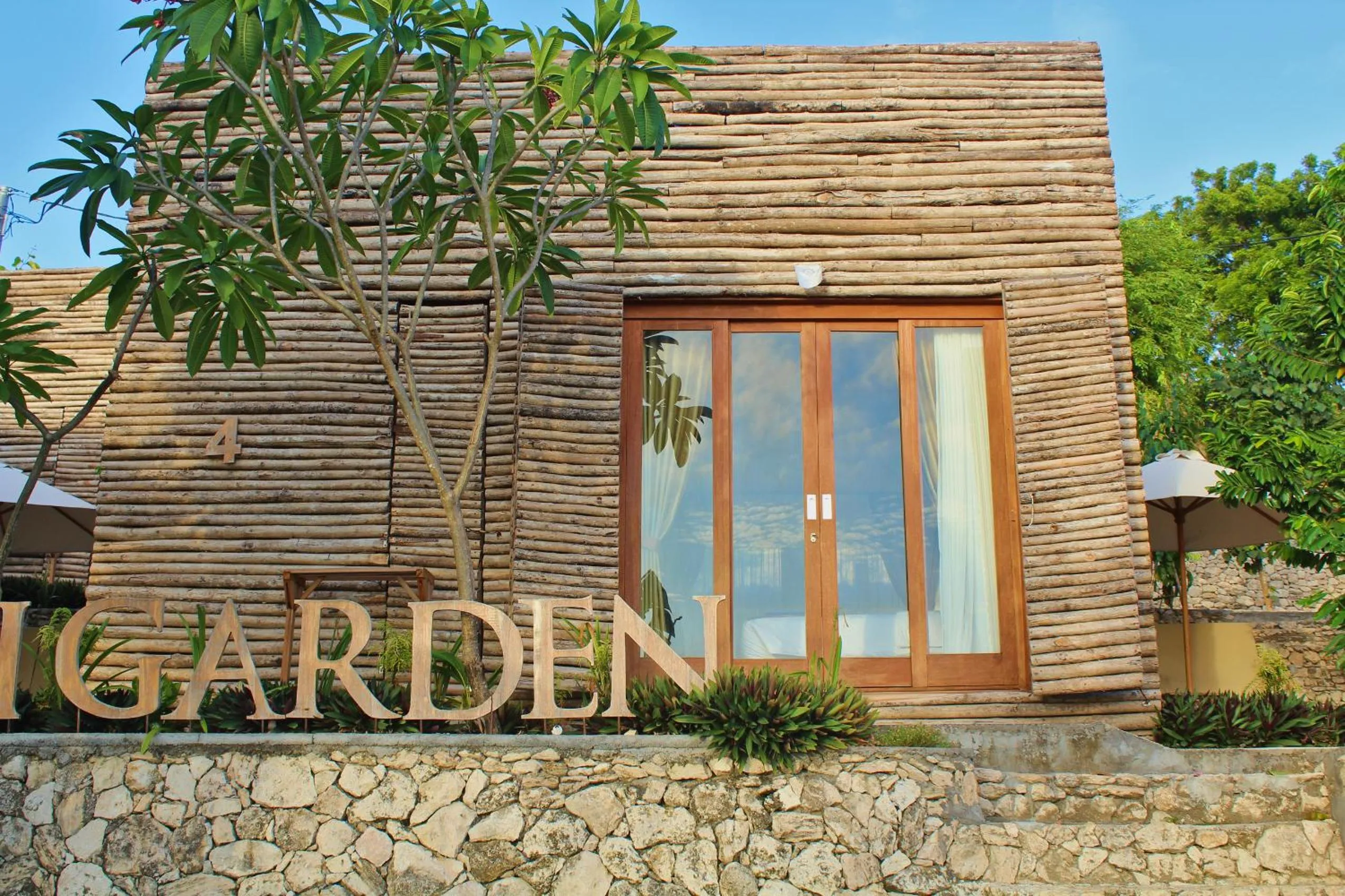 Photo of the whole room in Kabeh Jati Garden Villa & Restaurant