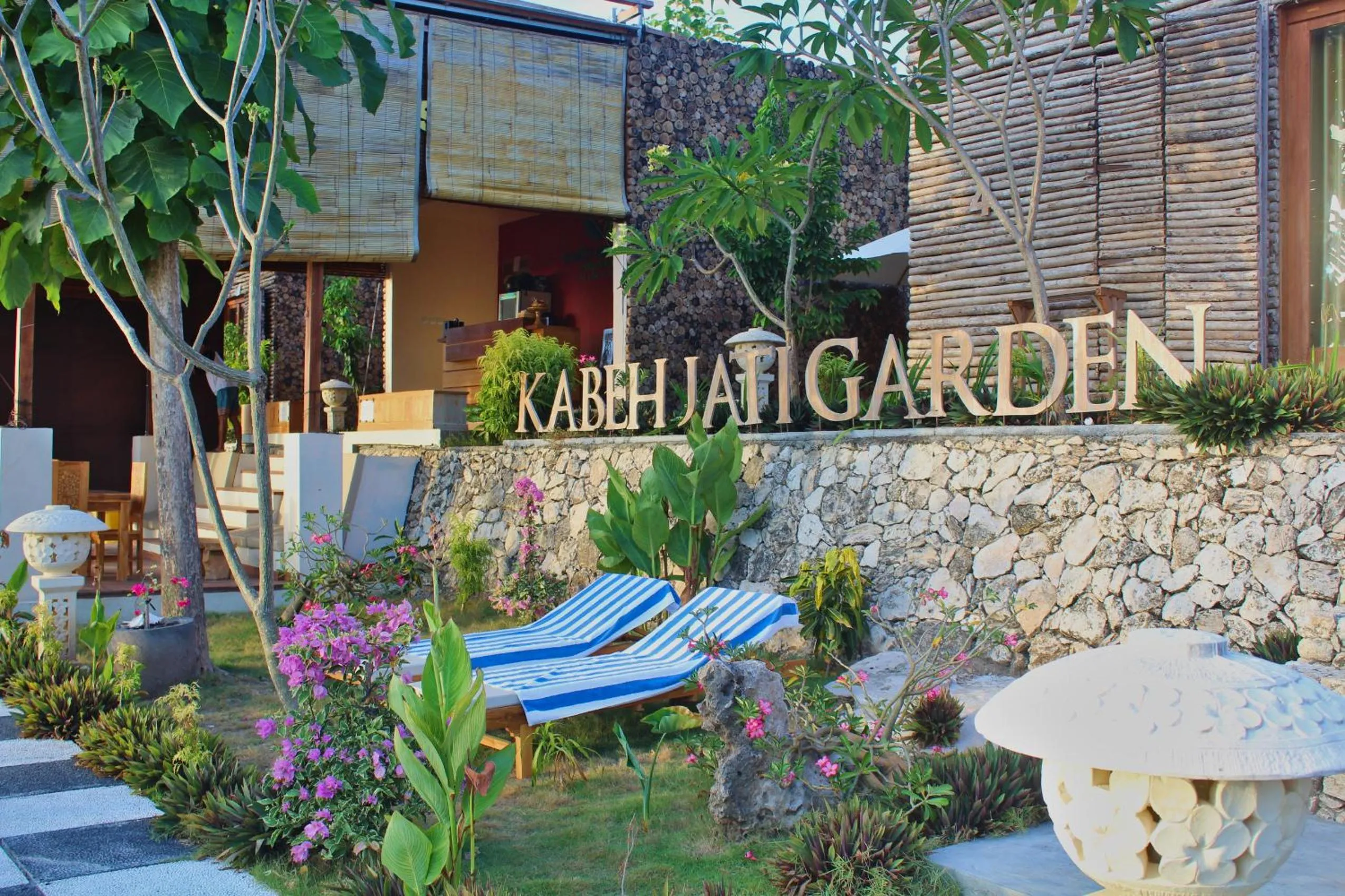 Patio in Kabeh Jati Garden Villa & Restaurant