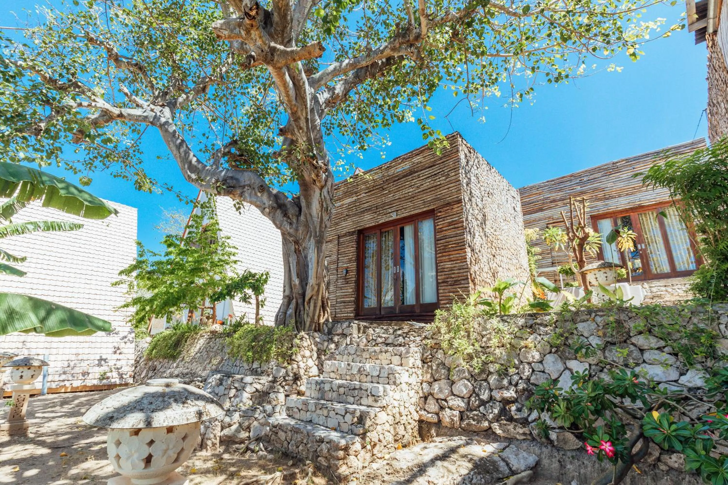 Property building in Kabeh Jati Garden Villa & Restaurant